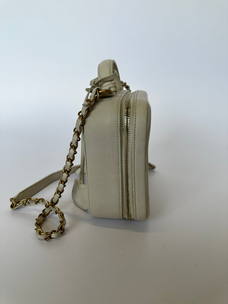 Chanel vanity case medium price hotsell