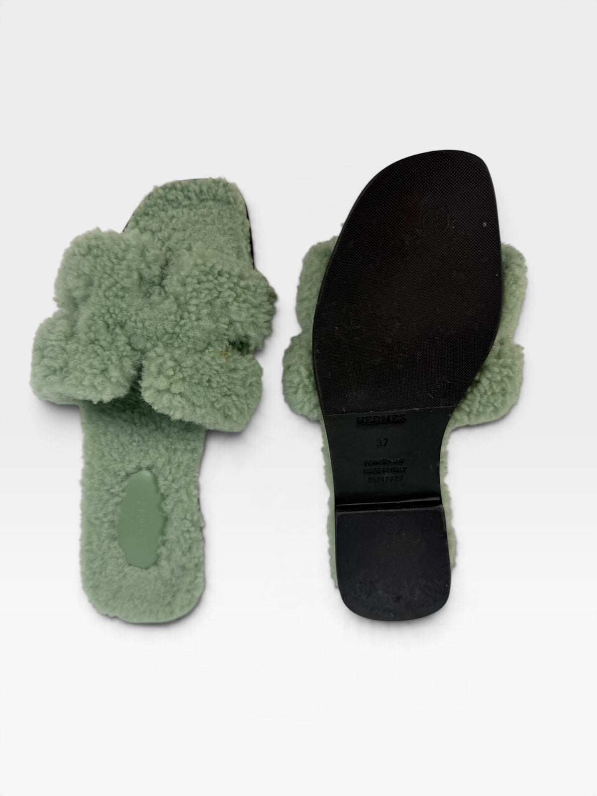 Hermès Oran Sandals in Vert D'Eau Teddy Shearling (Size 37 /UK 4). 100% authentic and pre loved in excellent condition. 