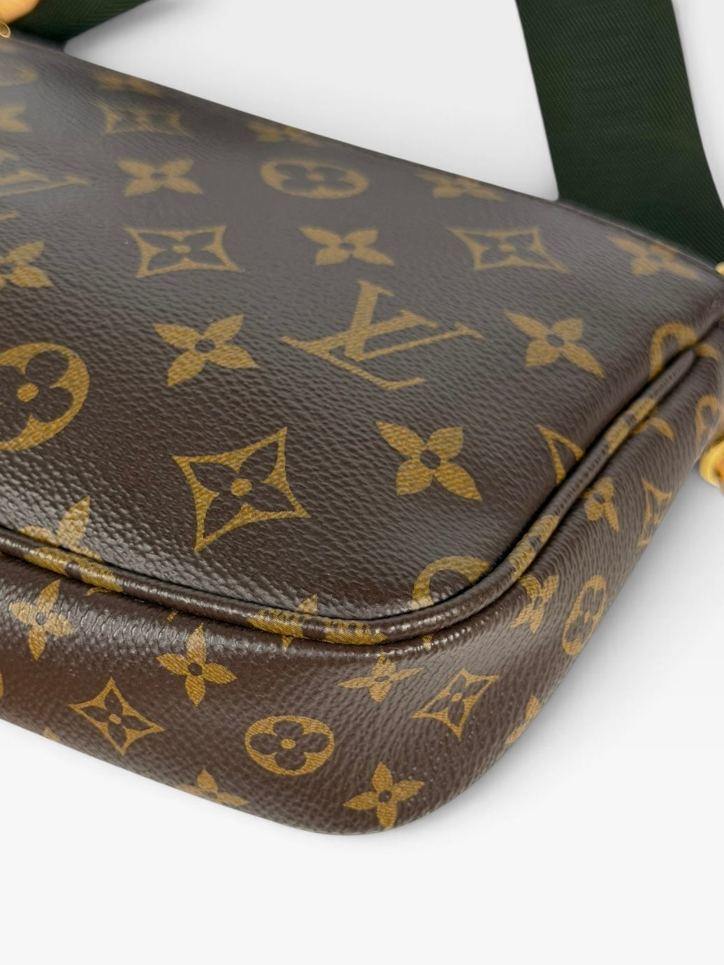 Louis Vuitton Multi Pochette In Monogram Canvas With Gold Hardware 100% authentic and preloved in excellent condition