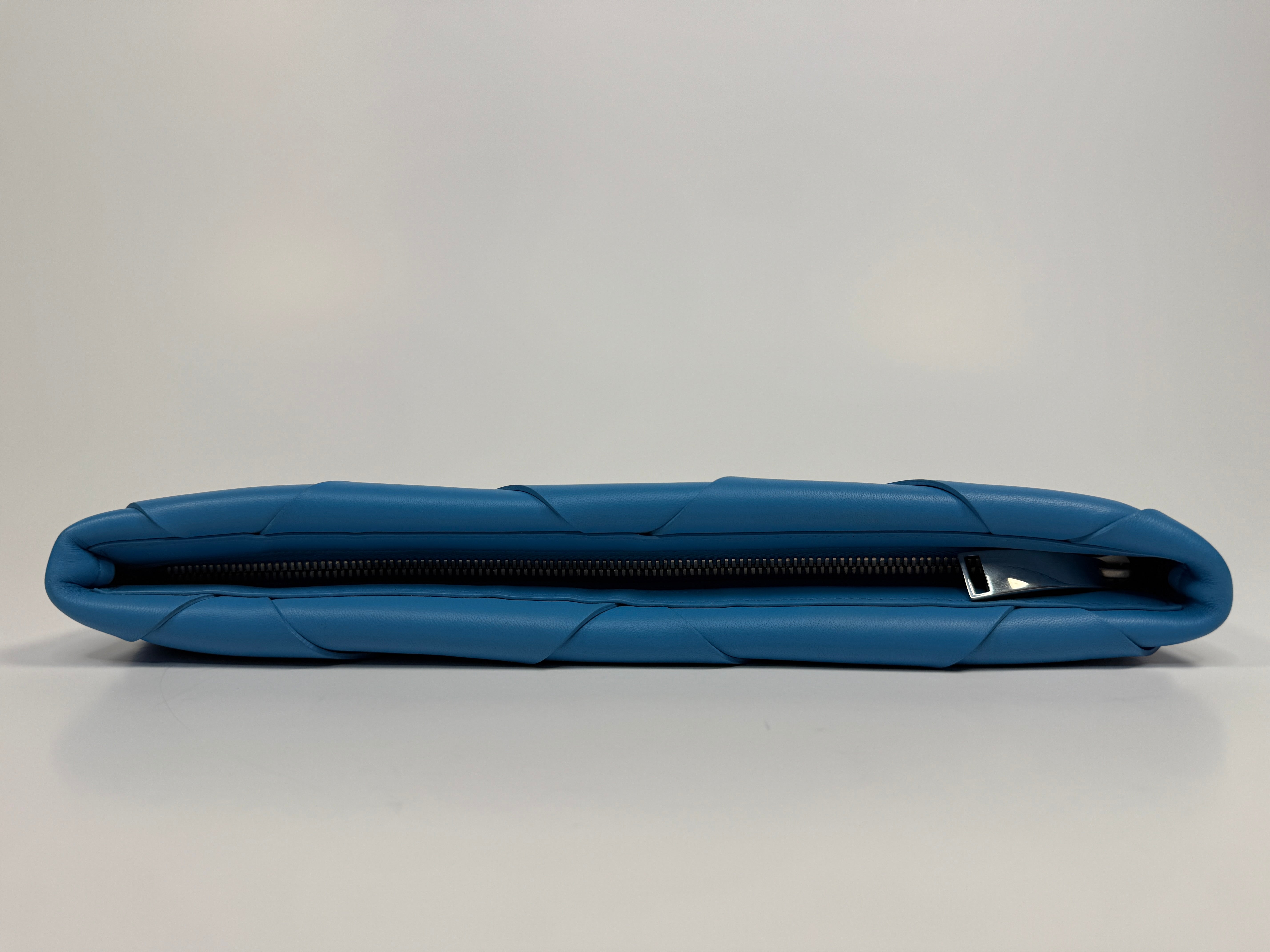 Bottega Veneta Intrecciato Zipped Pouch Pre Loved