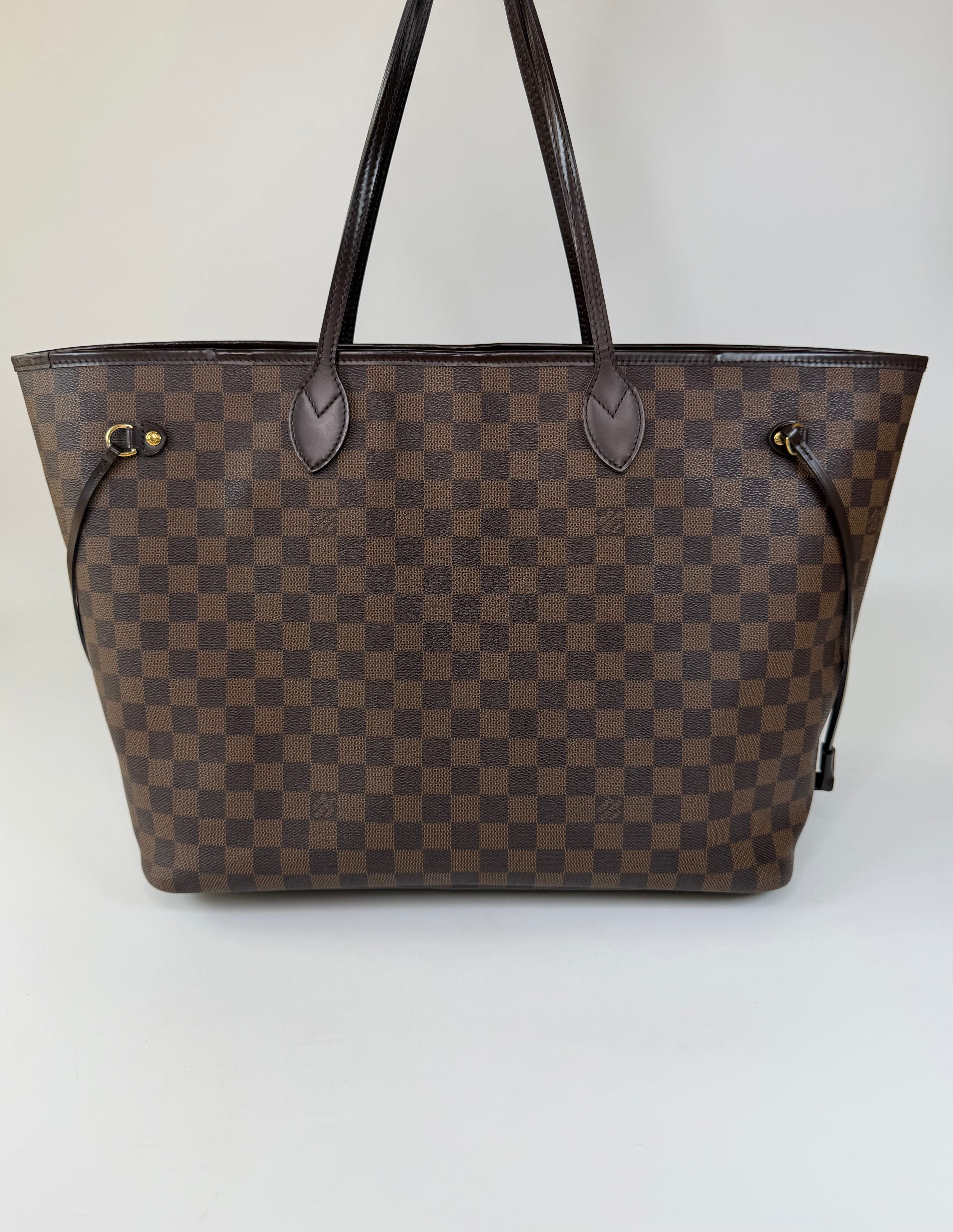 Louis Vuitton Neverfull GM Tote In Damier Ebene Canvas 100% authentic and preloved in excellent condition