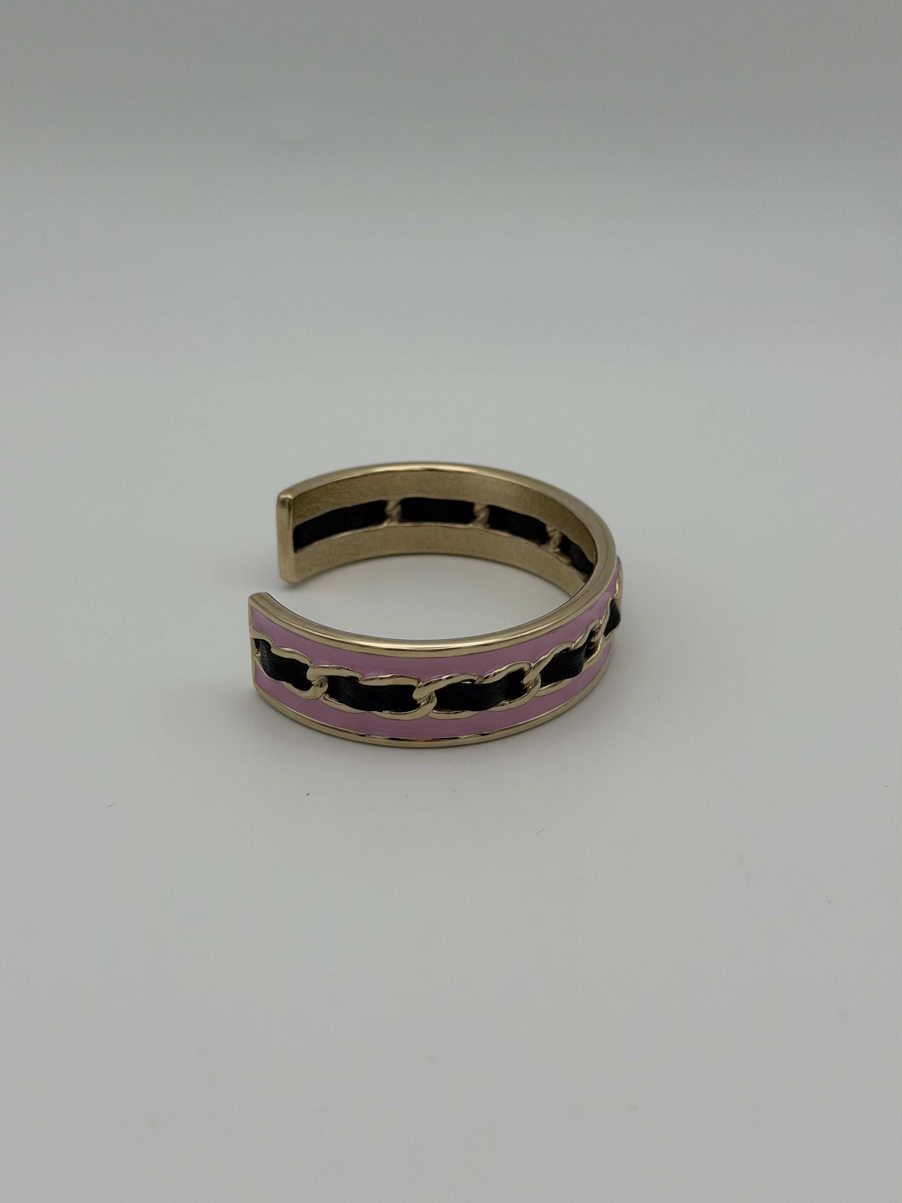 Chanel CC Bangle In Pink & Black Size Medium. Authentic and preloved in excellent condition