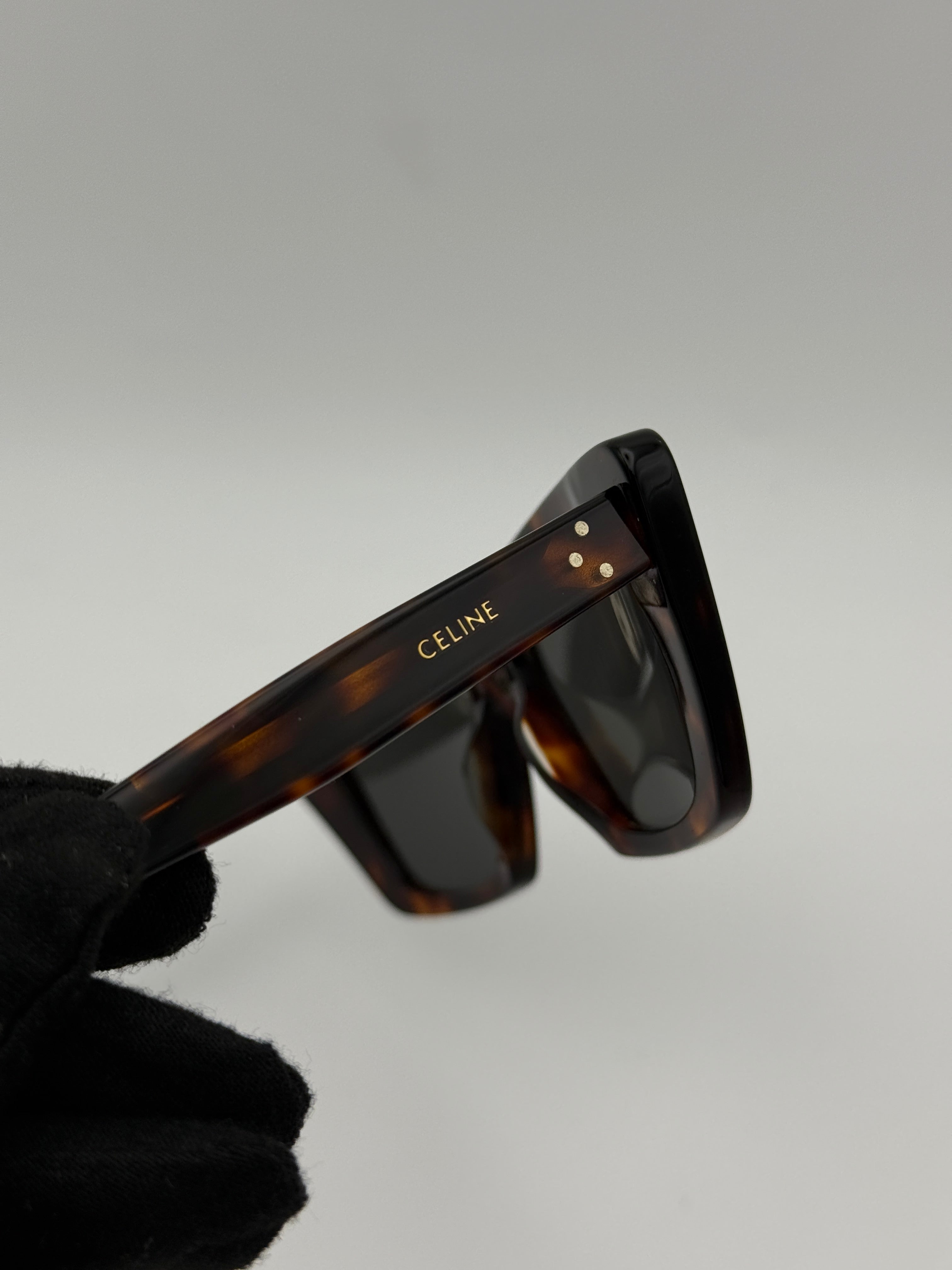 Celine CL401871 Sunglasses. Authentic and preloved in excellent condition. 100% Authenticity guarantee 