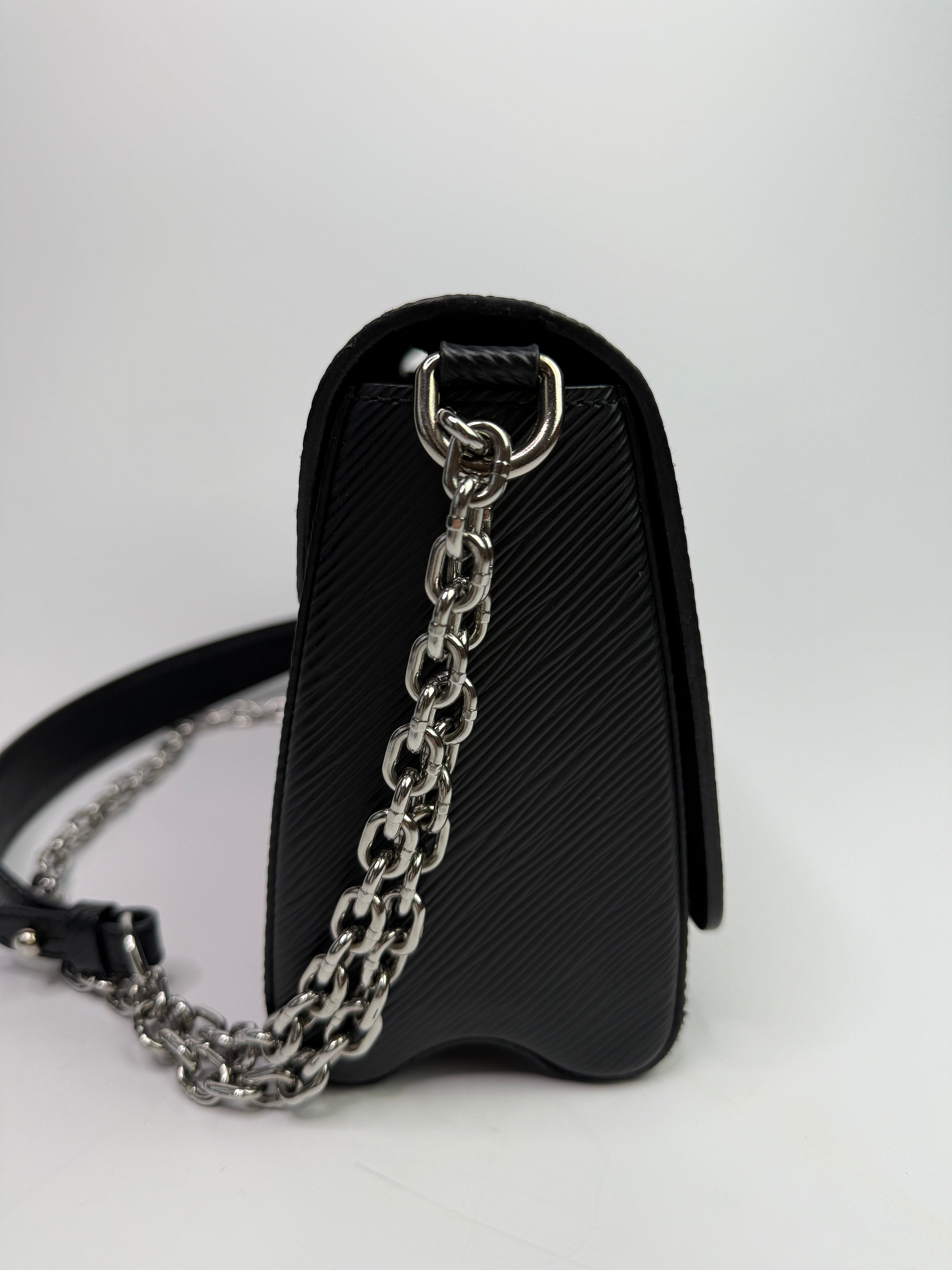 Louis Vuitton Black Epi Leather Twist MM Shoulder Bag