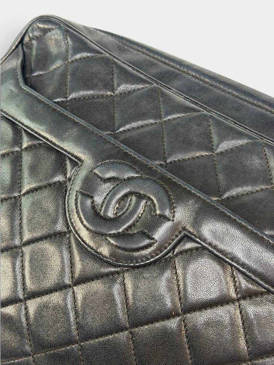 Chanel Vintage Quilted Camera Bag In Black Lambskin With 24kt Gold Hardware 100% authentic and preloved in excellent condition