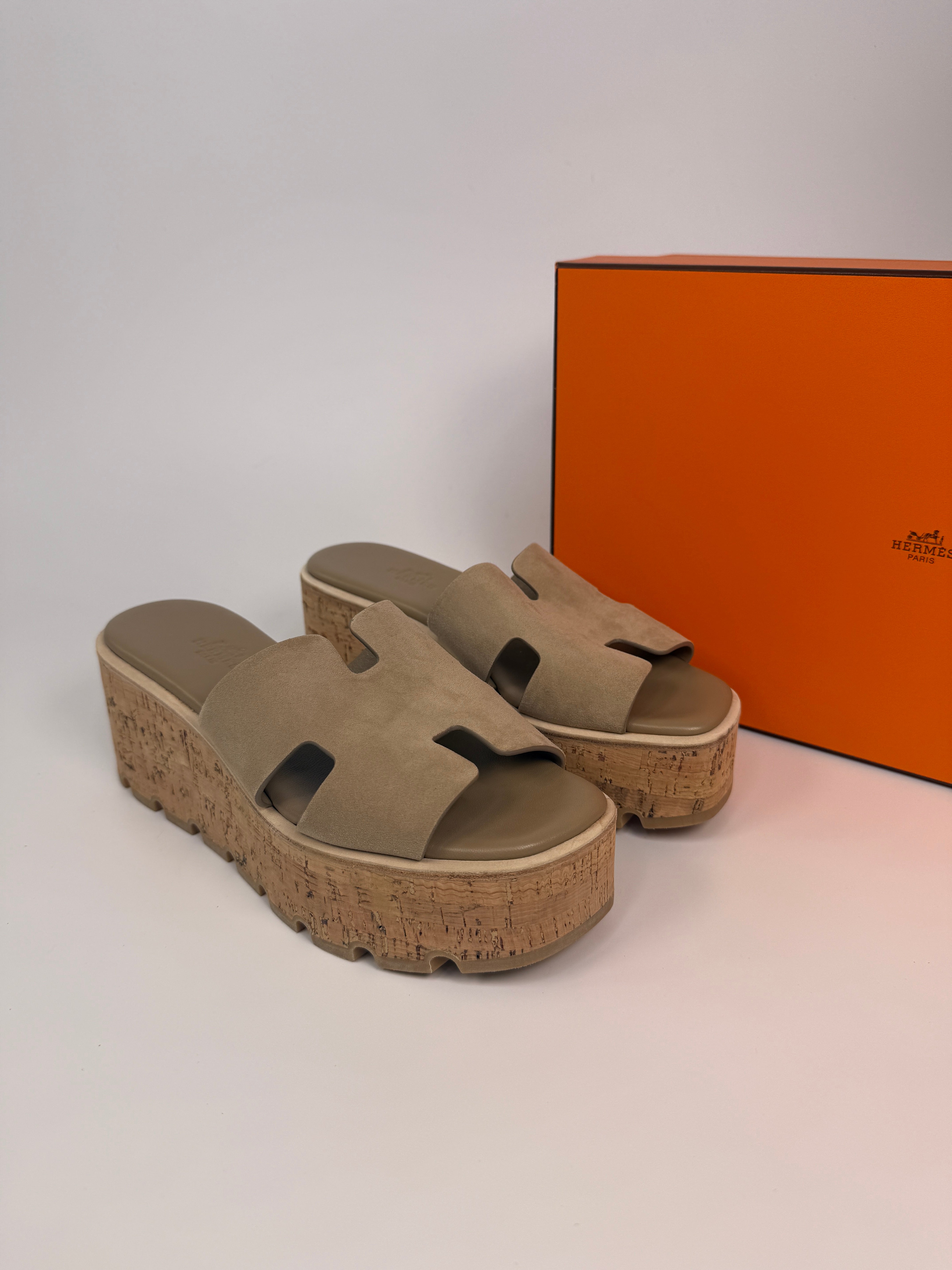 Hermès Eze 30 Sandals In Natural Brown (EU37/ UK4)