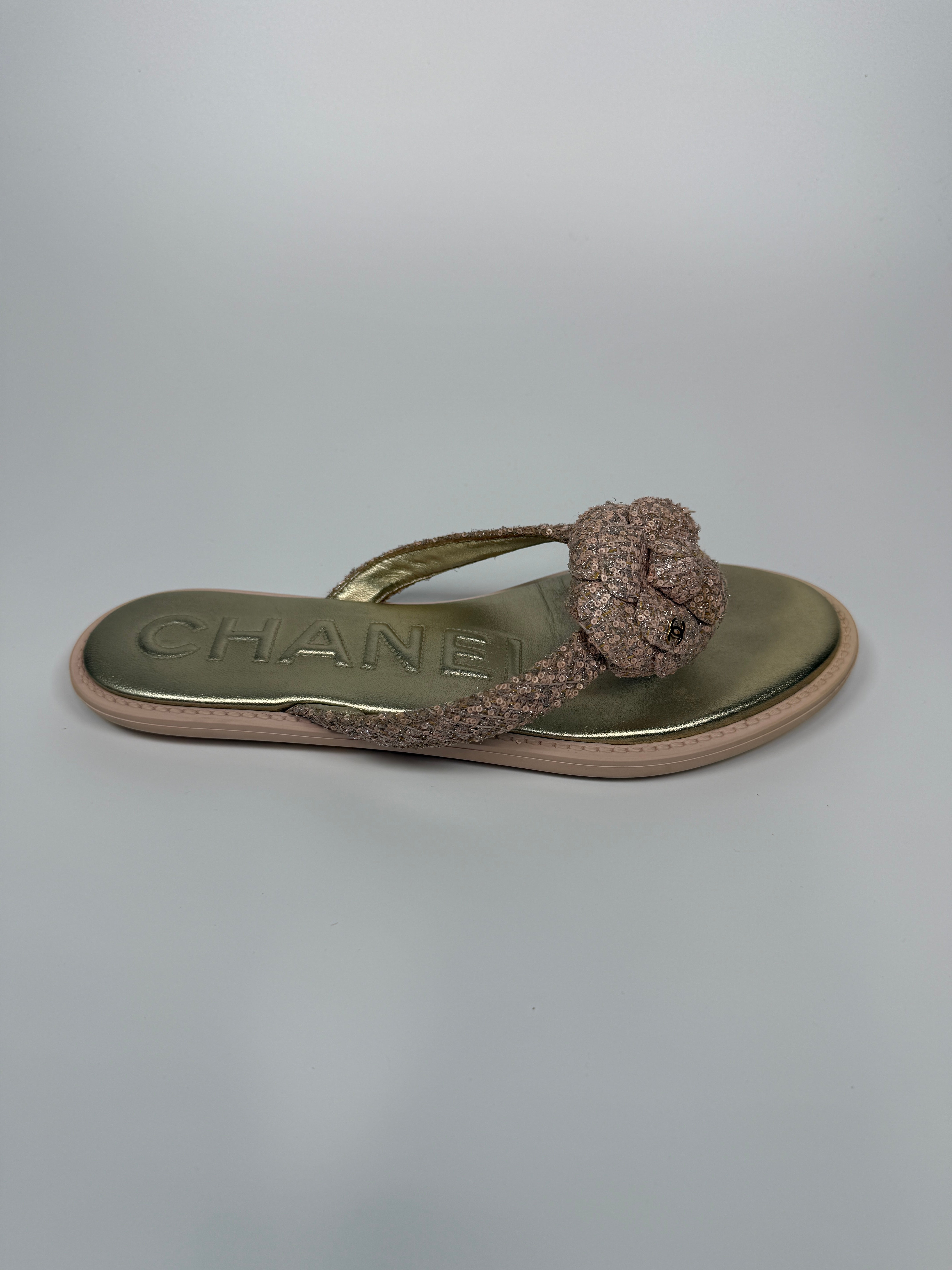 Authentic and preloved Chanel Camelia CC Thong Slides (Size 40/UK7) pink and gold tweed Good condition. 100% Authenticity guarantee.