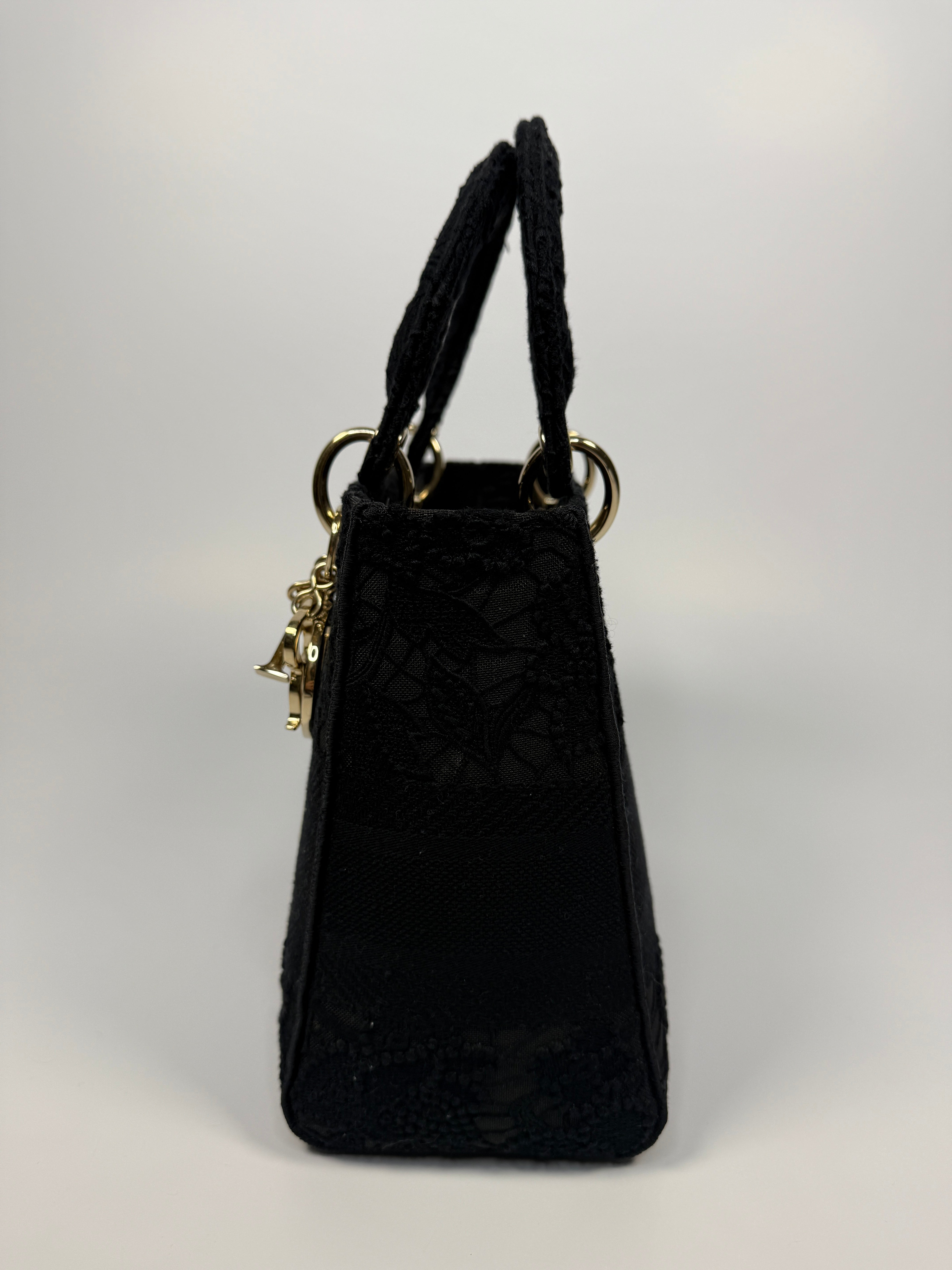 Christian Dior Medium Lady Dior D-Lite Toile de Jouy Soleil Macramé Embroidery With Pale Gold Hardware. Authentic and pre loved in excellent condition. 