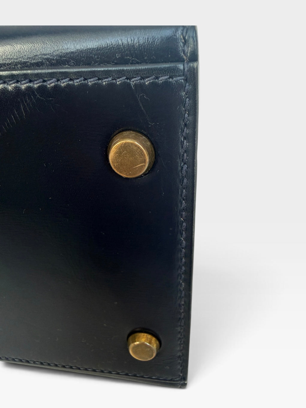 Hermès Vintage Kelly 28 In Navy Sellier Box Leather With Gold Hardware. 100% authentic and preloved in excellent condition.