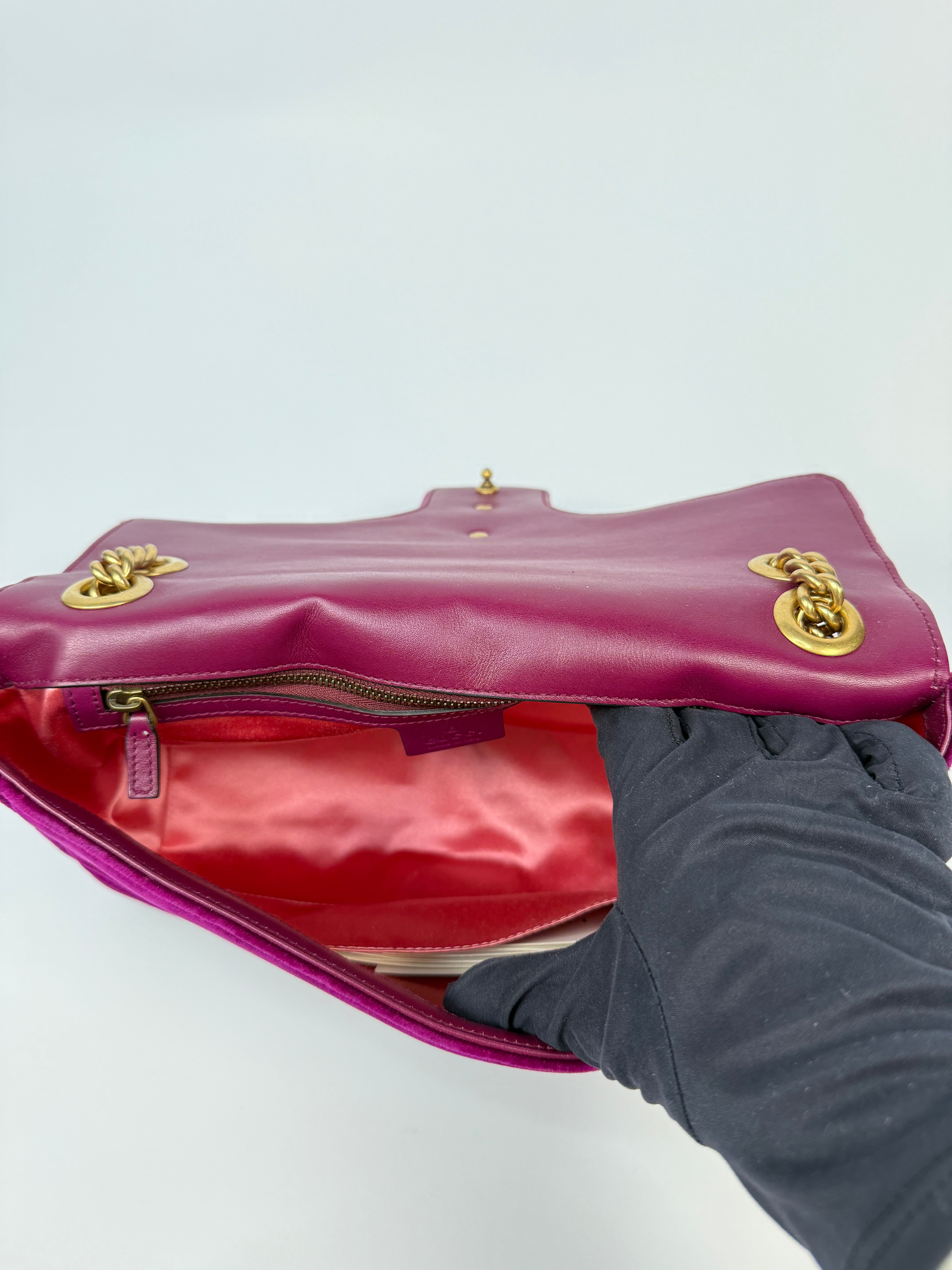 Gucci GG Medium Marmont Shoulder Bag