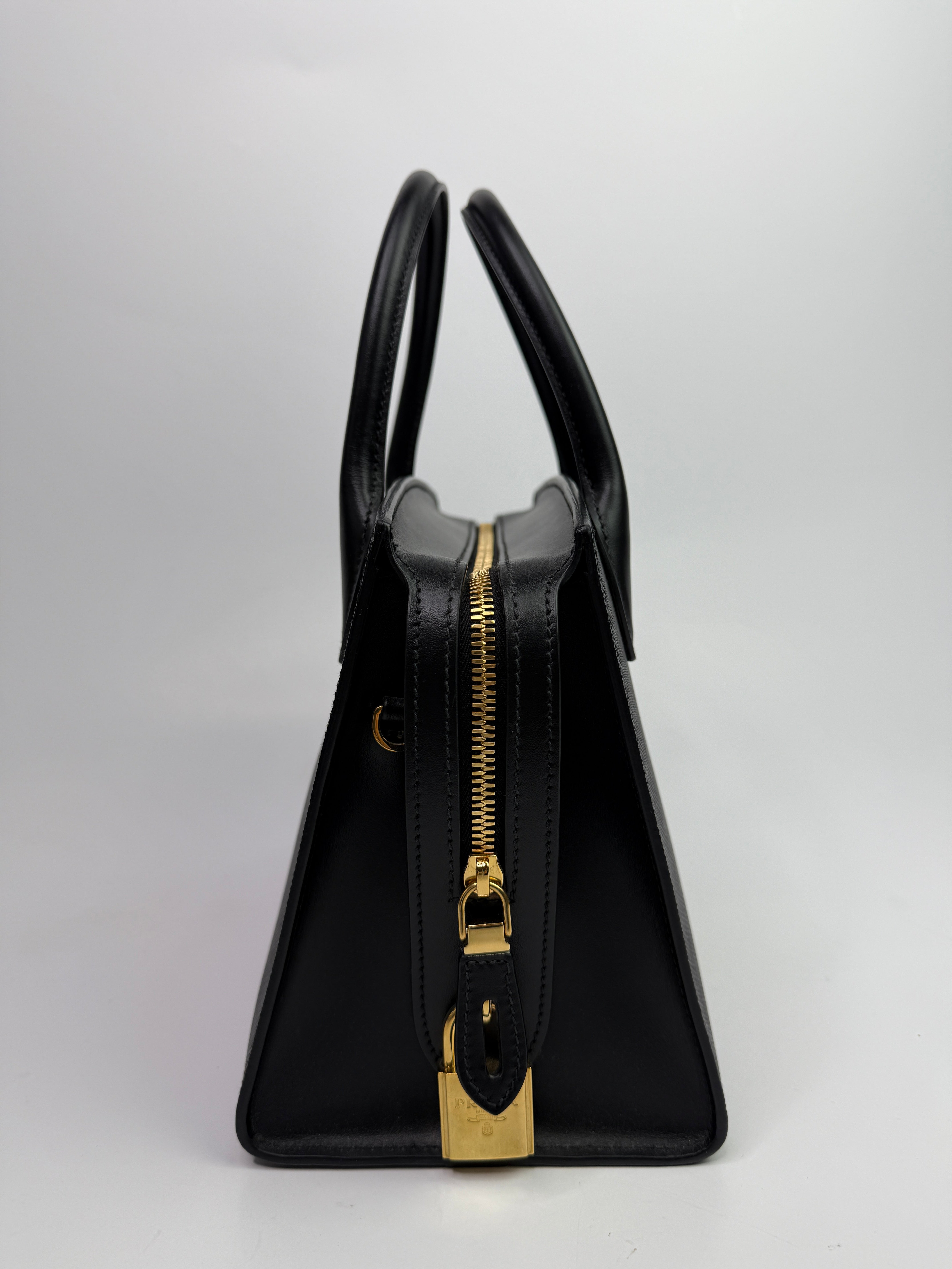 Prada Tote In Black Saffiano Leather