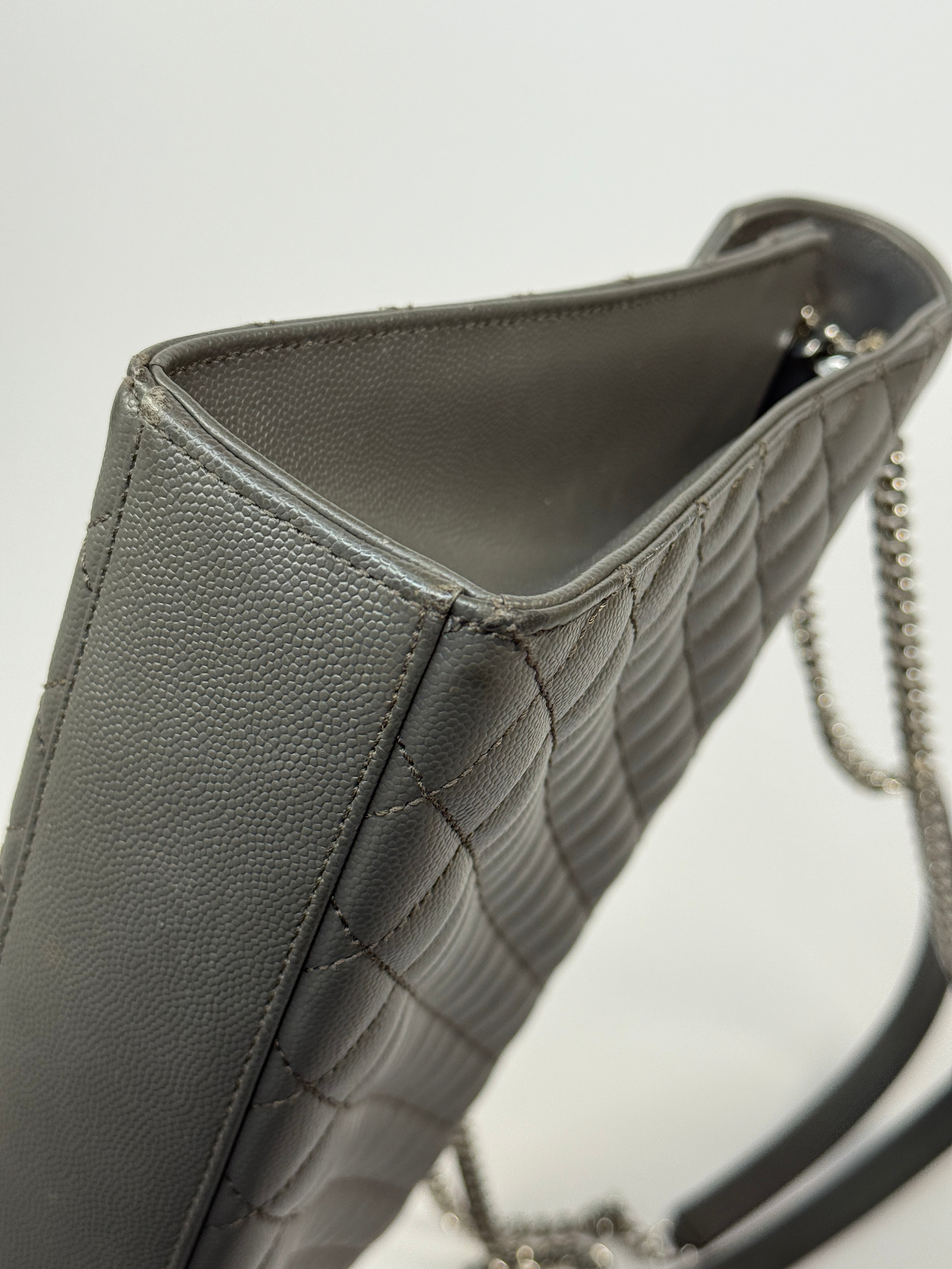 Saint Laurent Large Envelope Shoulder Bag In Grey Grained Leather With Silver Hardware. Excellent condition. Authentic and preloved. 