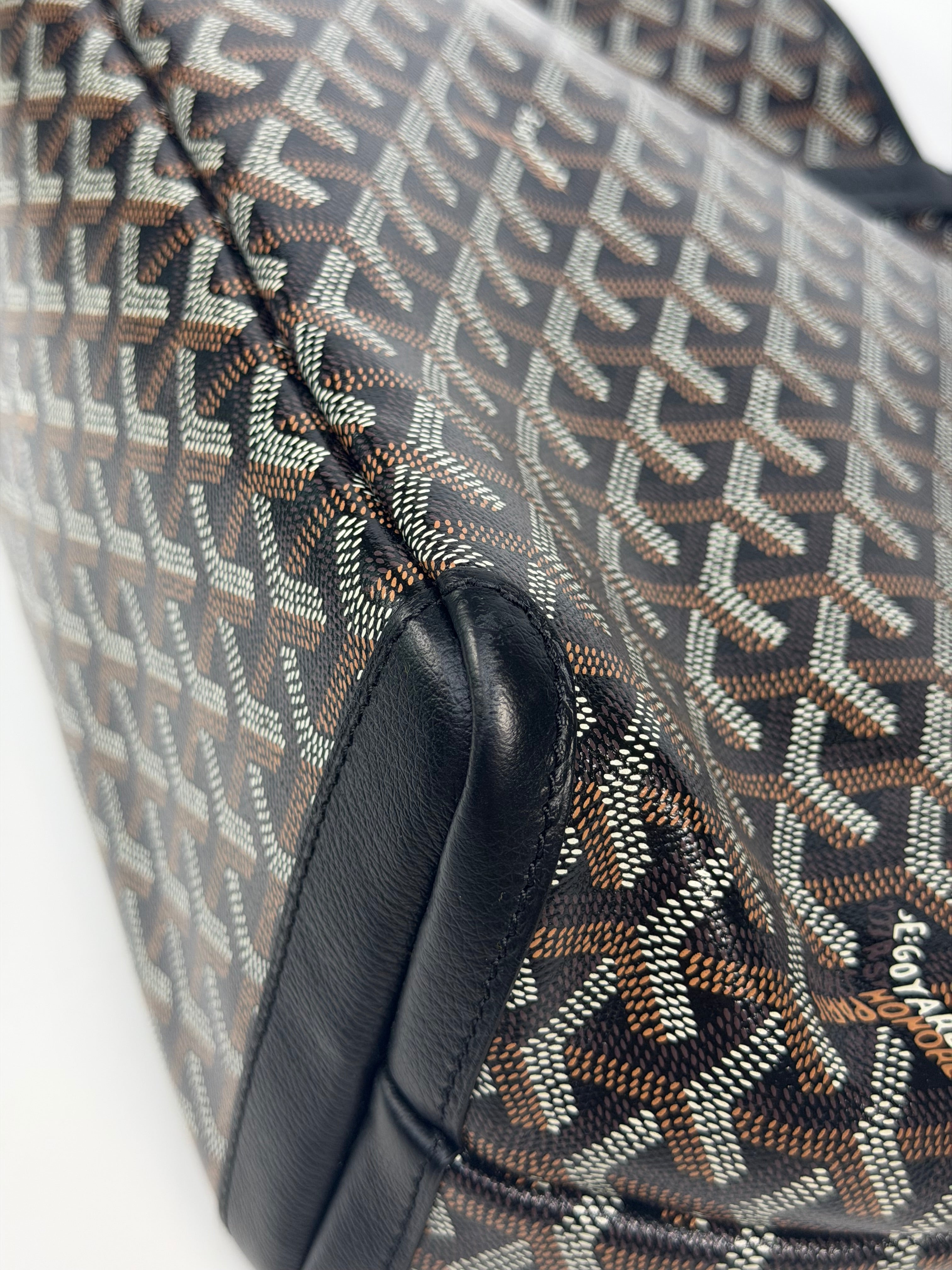 Goyard Artois PM Bag In Black Monogram. Authentic and preloved in very good condition. 100% guarantee