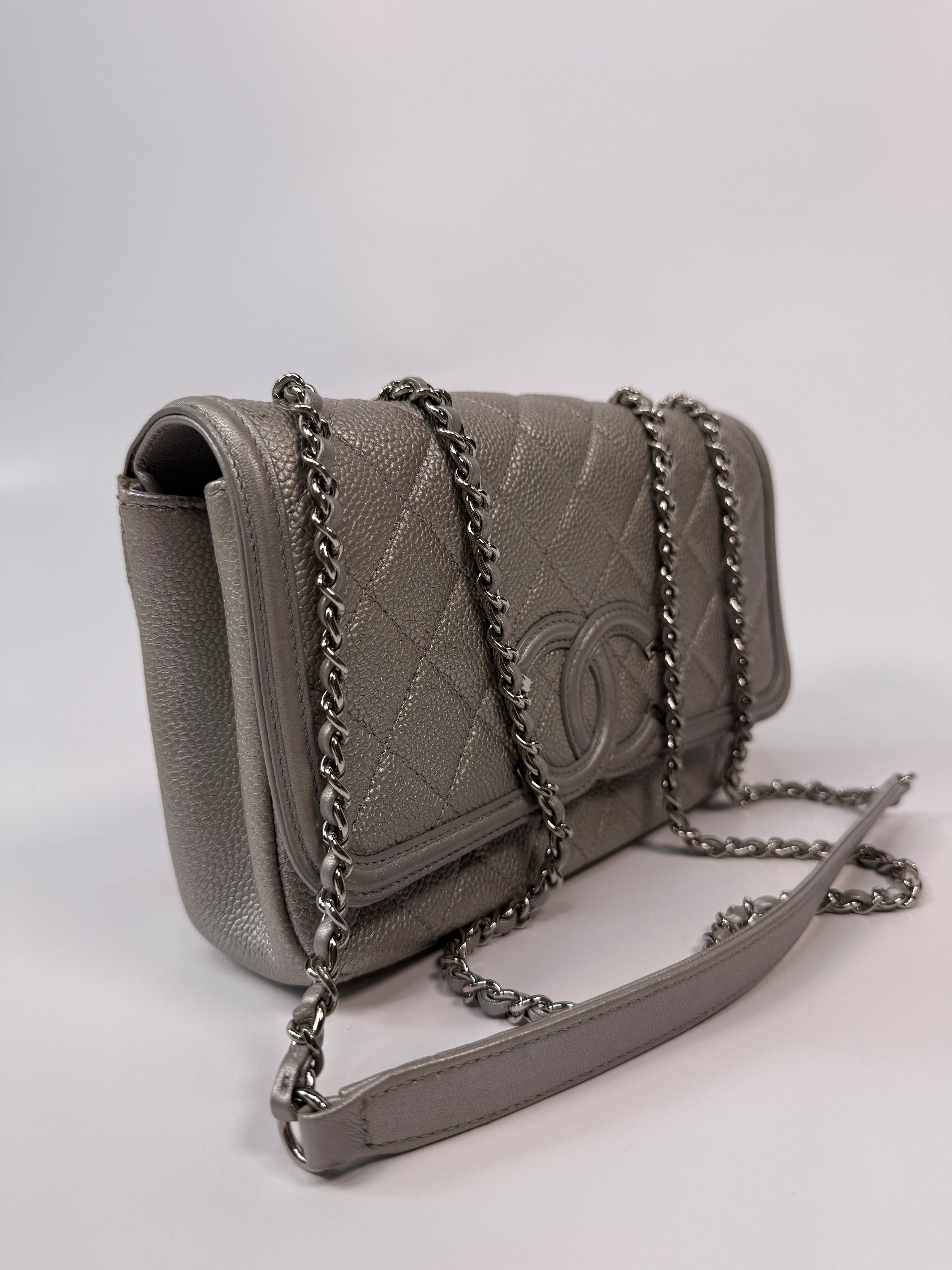 Chanel CC Filigree Wallet On Chain
Pre Loved & Authentic 