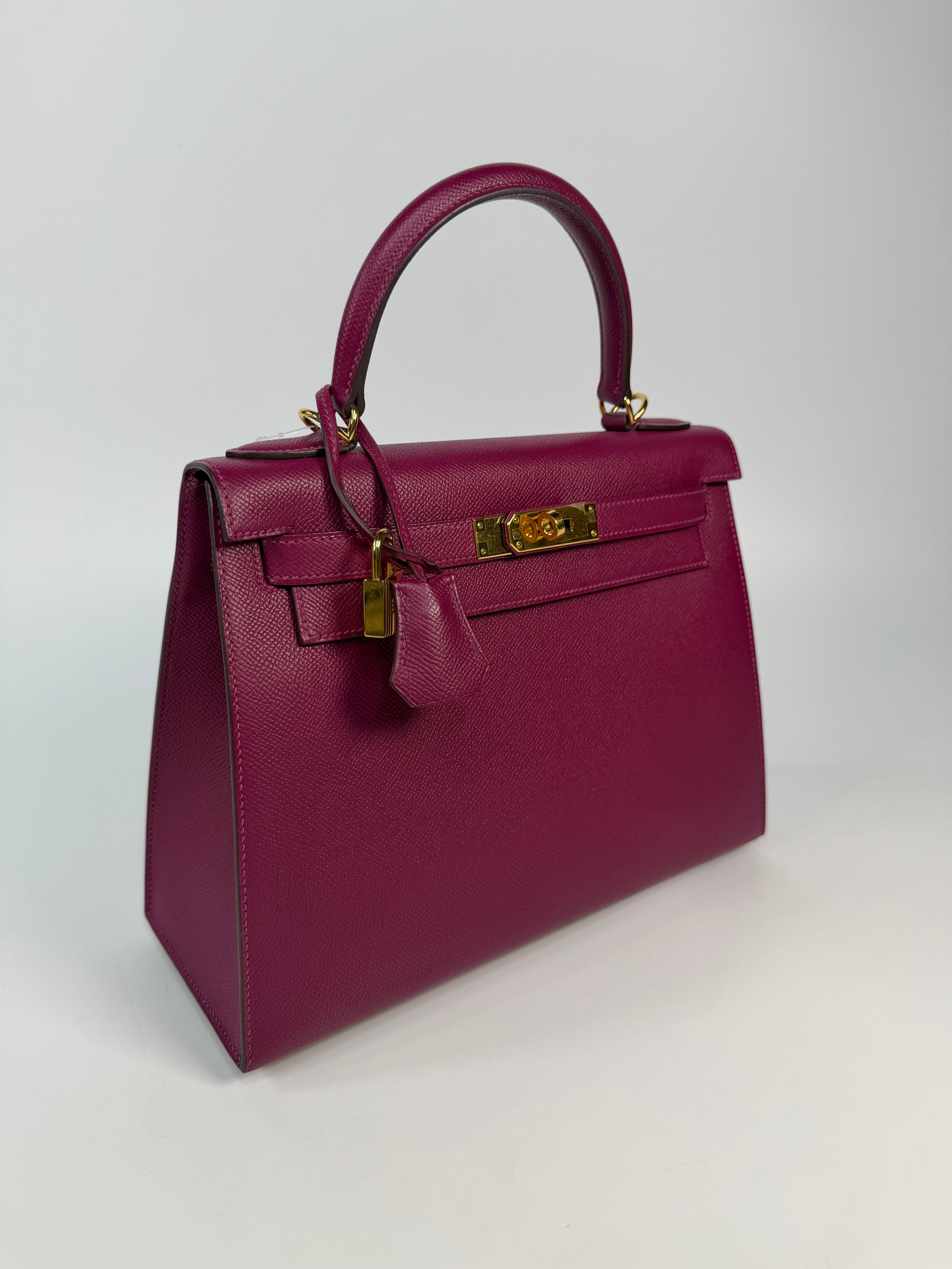 Hermès Kelly 28 In Tosca Epsom Leather With Gold Hardware 100% authentic and preloved in excellent condition