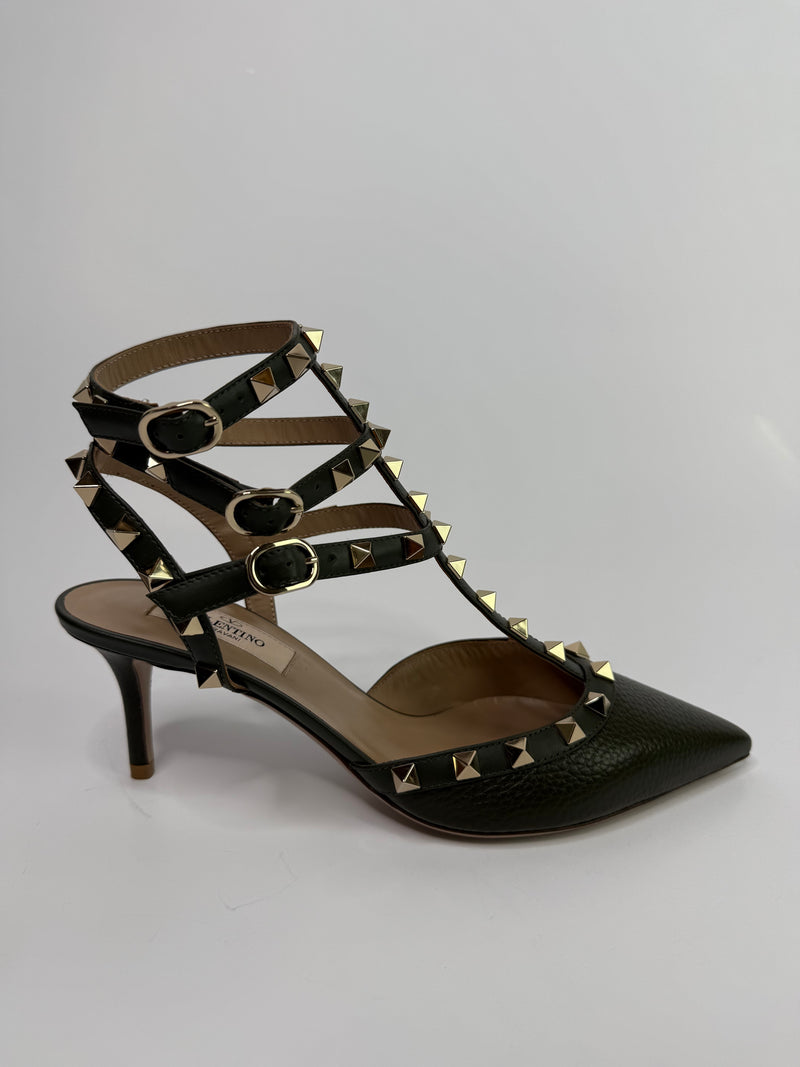 Valentino Garavani Rockstud Pumps (Size 37/UK4)