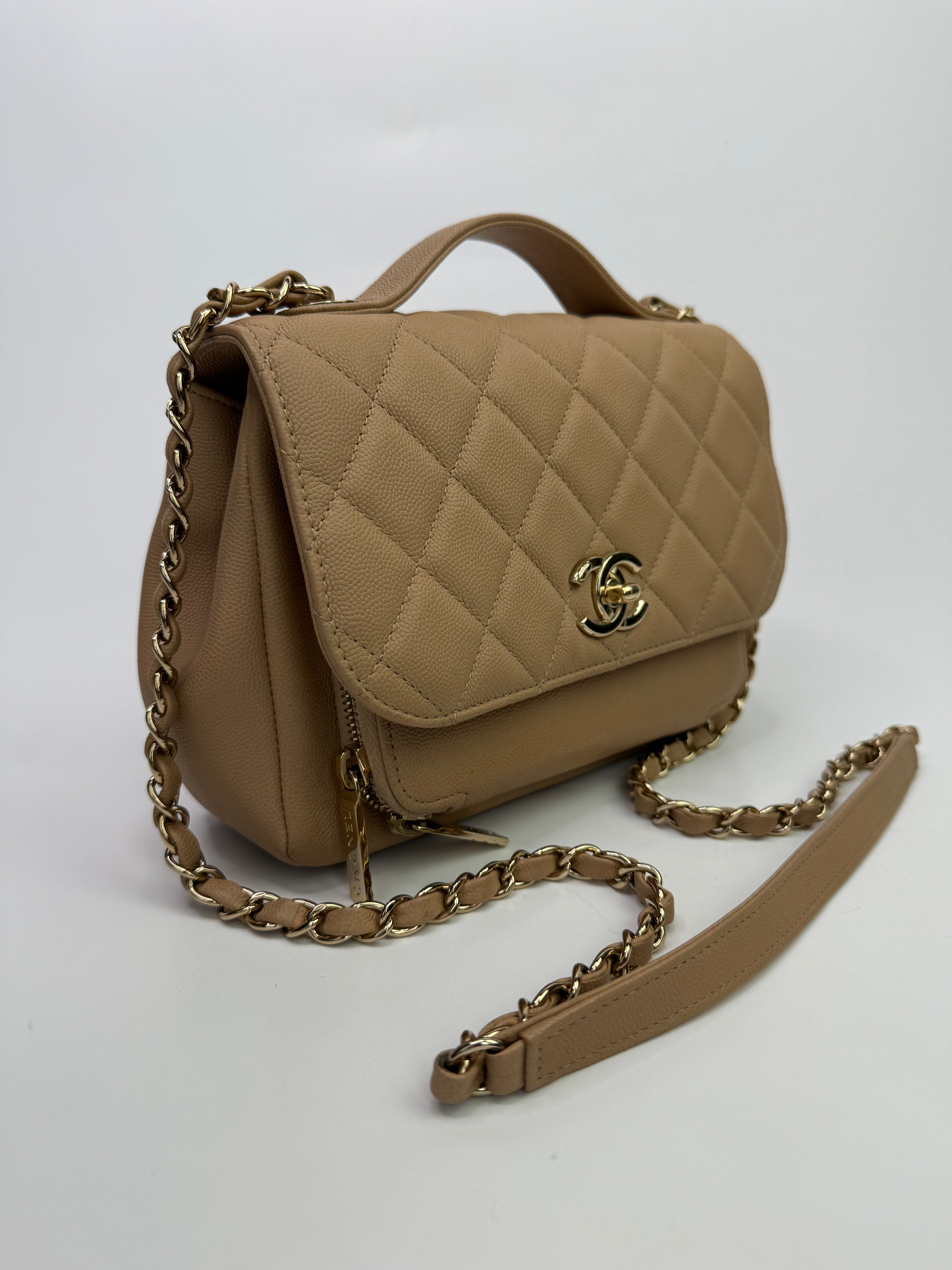 Chanel Small Business Affinity Bag
Pre Loved & Authentic 