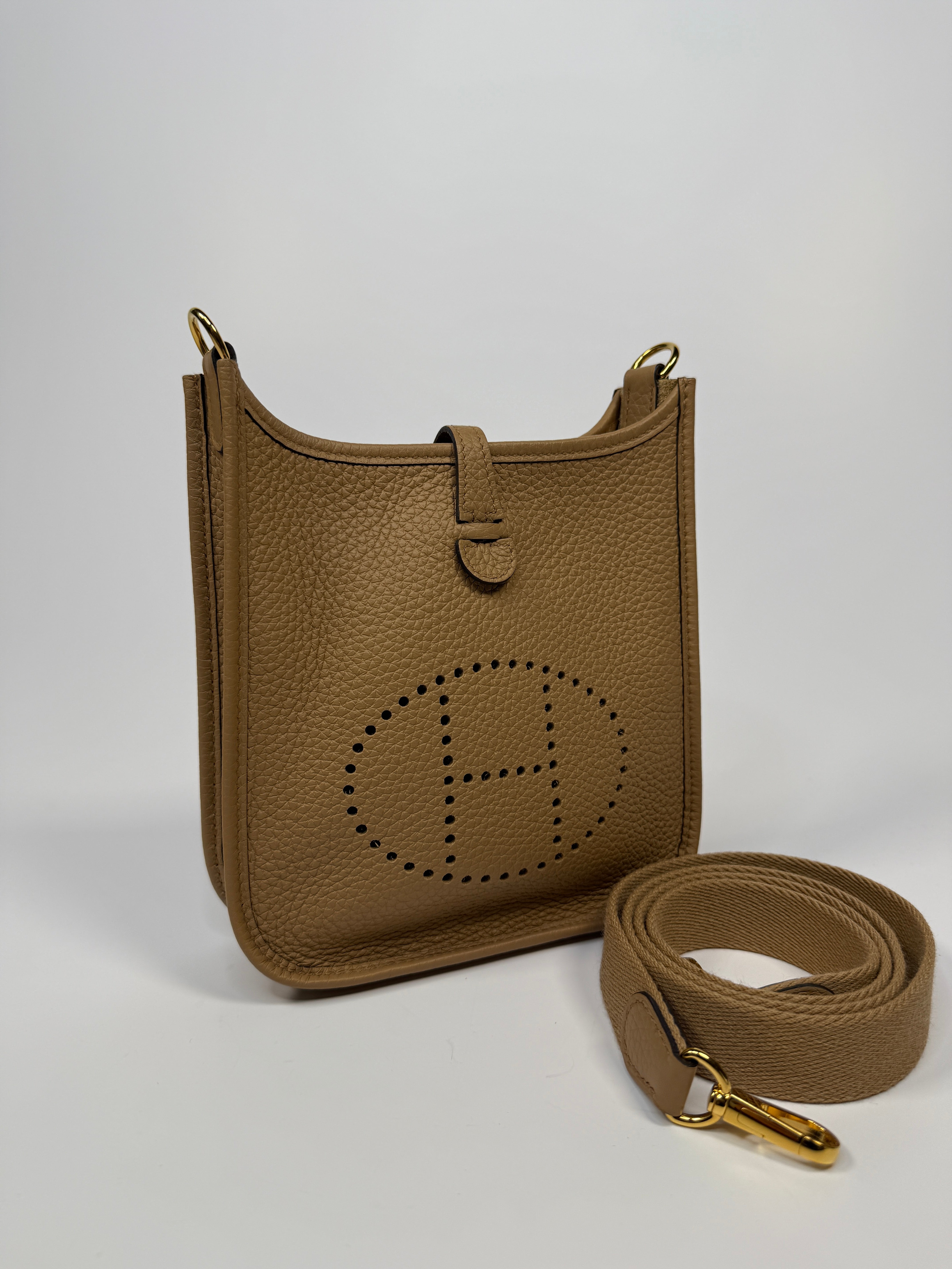 Hermès Evelyne TPM In Chai Clemence Leather With Gold Hardware. Authentic and preloved in excellent condition.