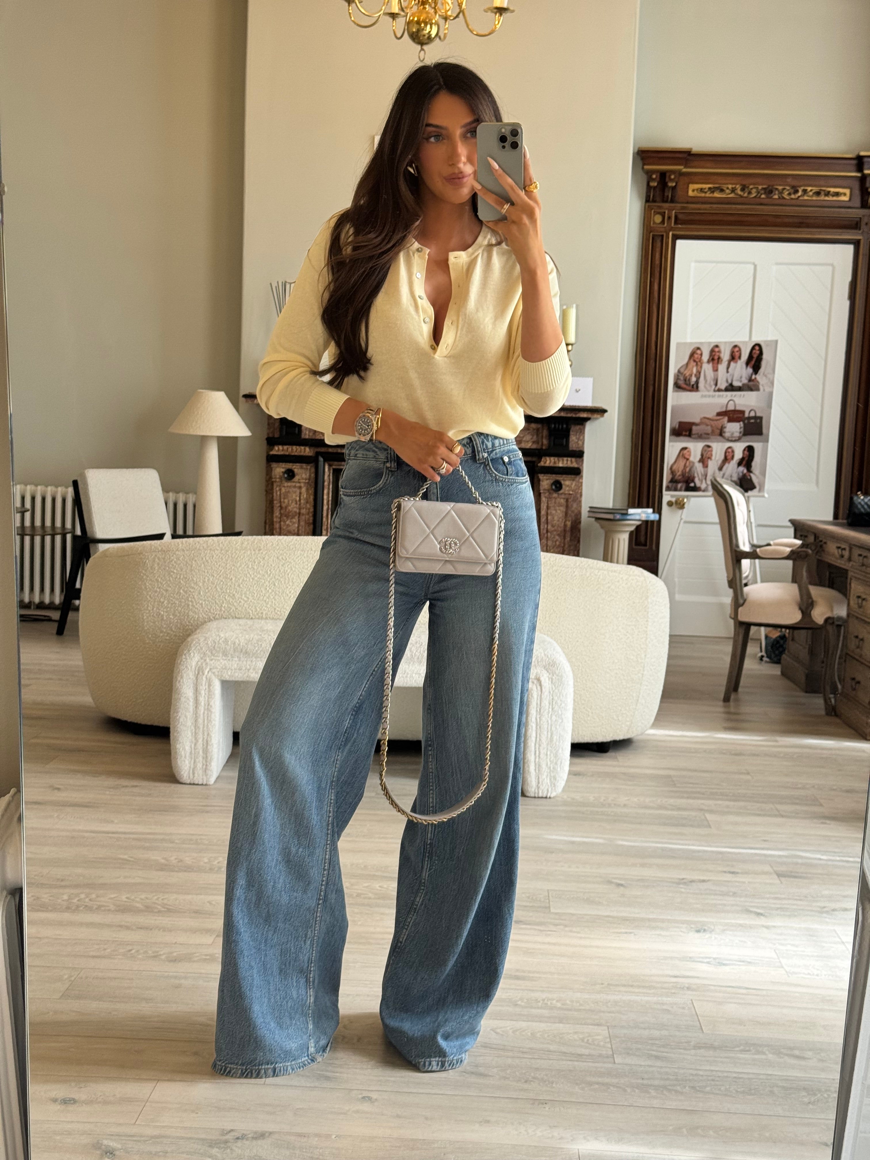 Chanel 19 Wallet On Chain
Pre Loved & Authentic 