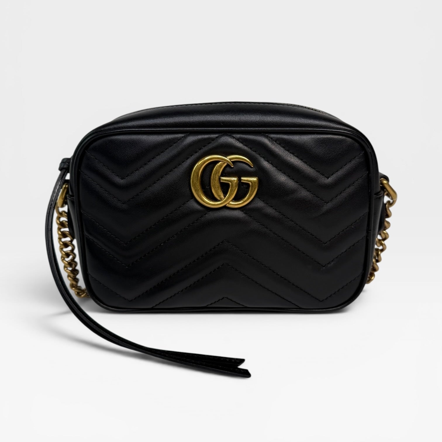 Gucci Small Marmont Camera Bag In Black Leather With Gold Hardware In Excellent Condition.
Authentic Pre Loved Verified by Luxe Cheshire Trusted Designer resale 