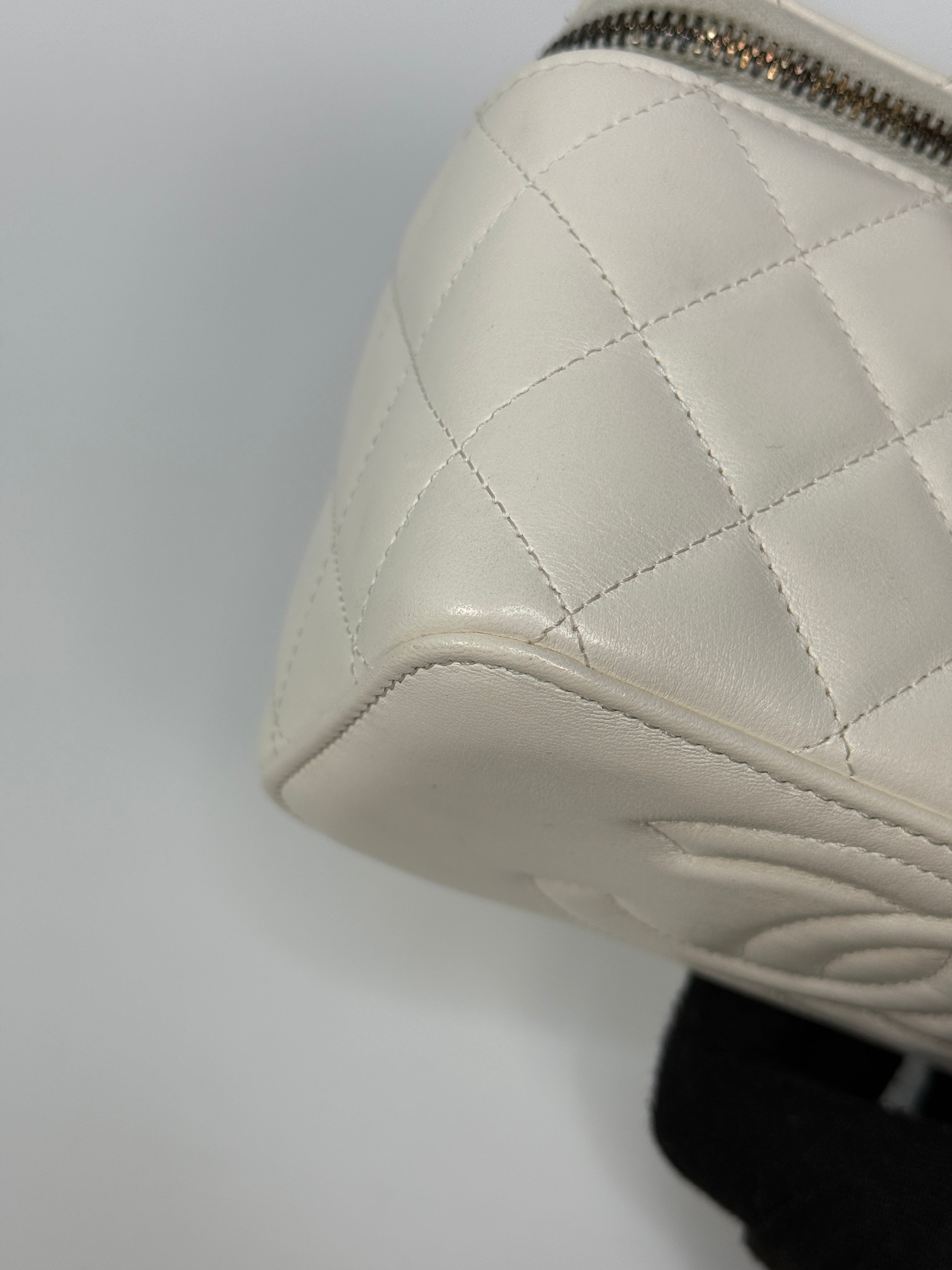 Authentic and preloved Chanel Quilted Pearl Crush Mini Vanity In White Lambskin Leather With Aged Gold Hardware
