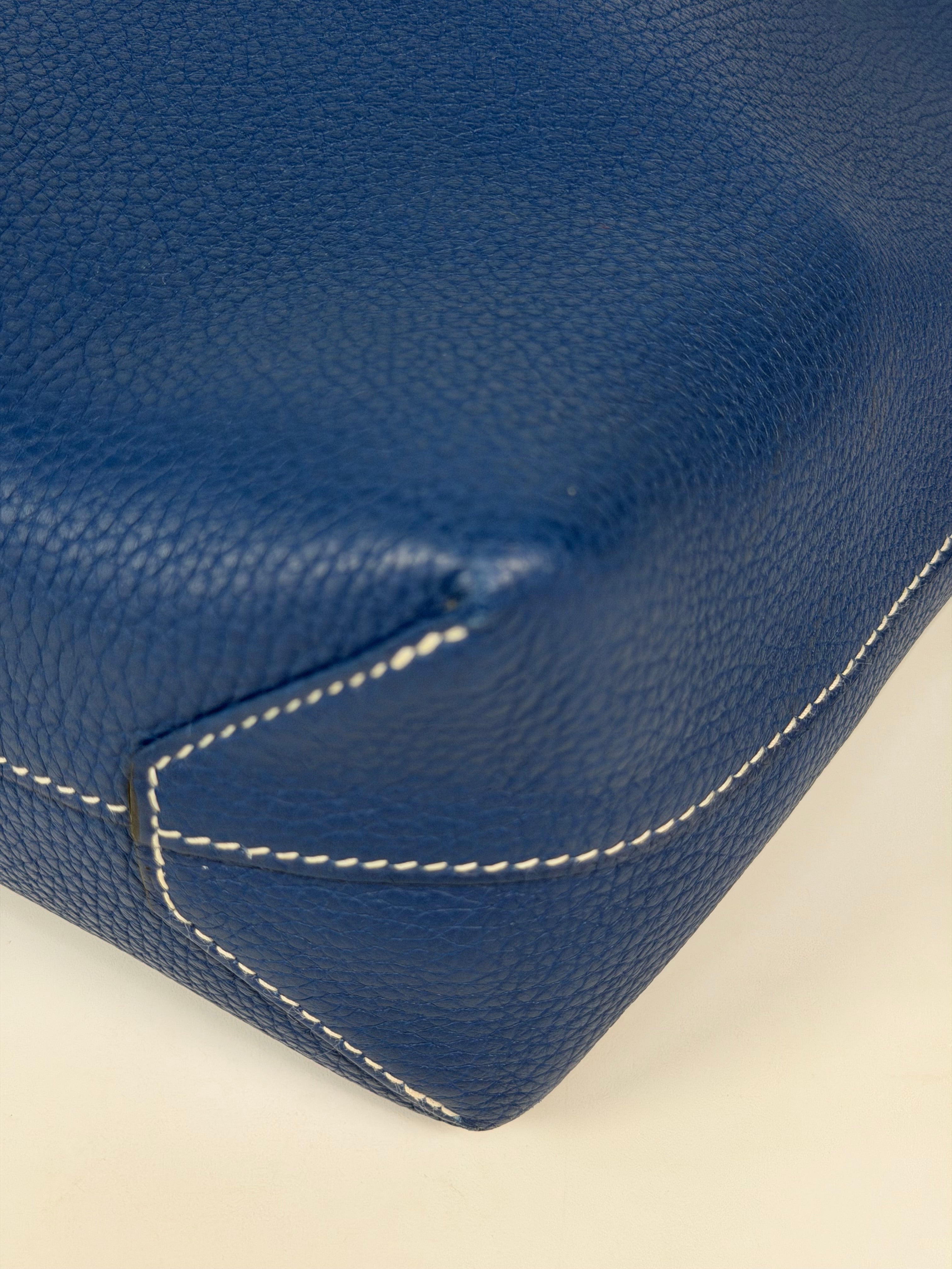 Hermès Double Sens In Bleu Leather
Authentic Pre Loved Verified by Luxe Cheshire Trusted Designer resale