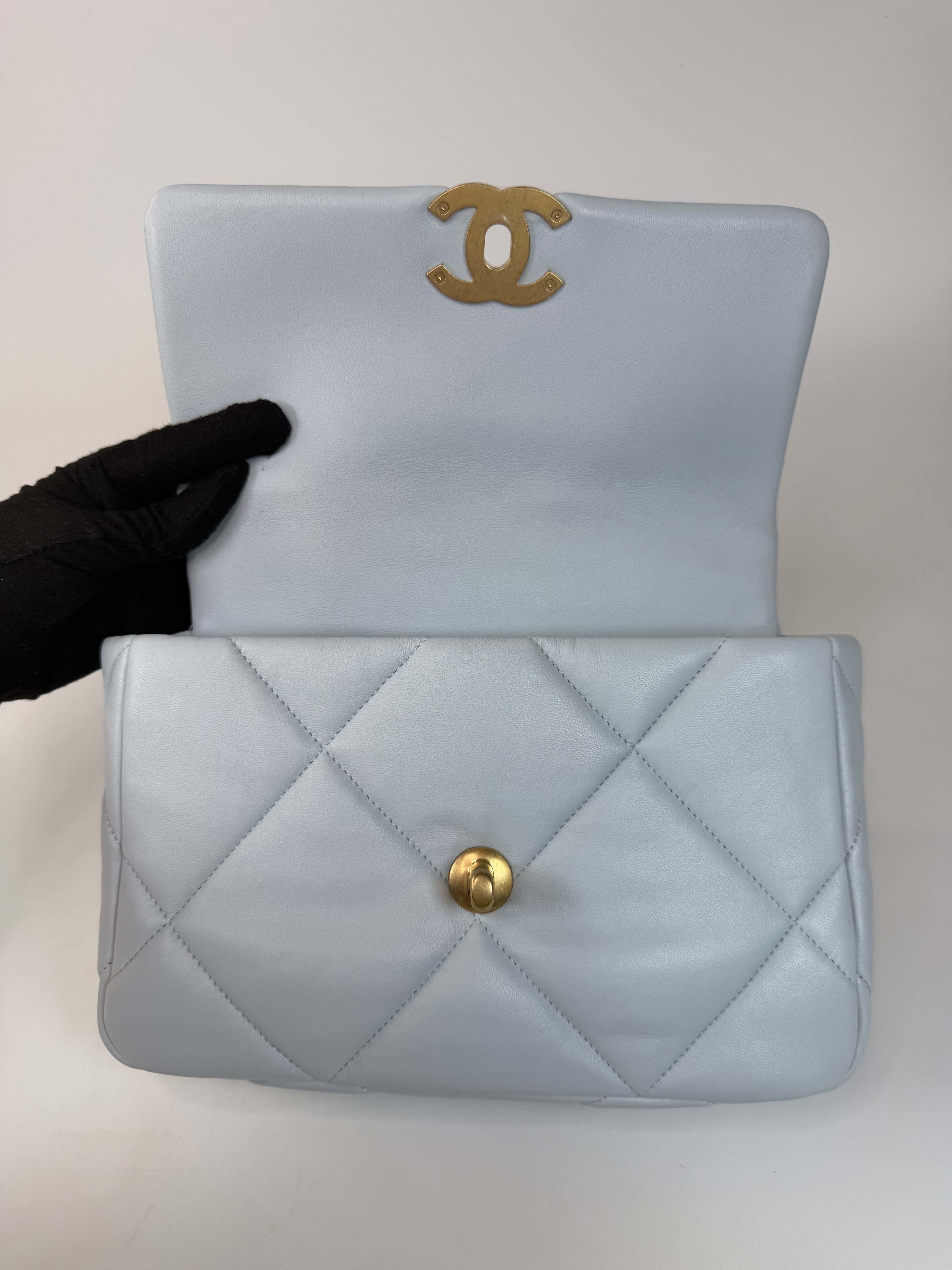 Chanel 19 Small In Blue Lambskin Leather With Mixed Hardware in new and unused condition 100% authentic and preloved