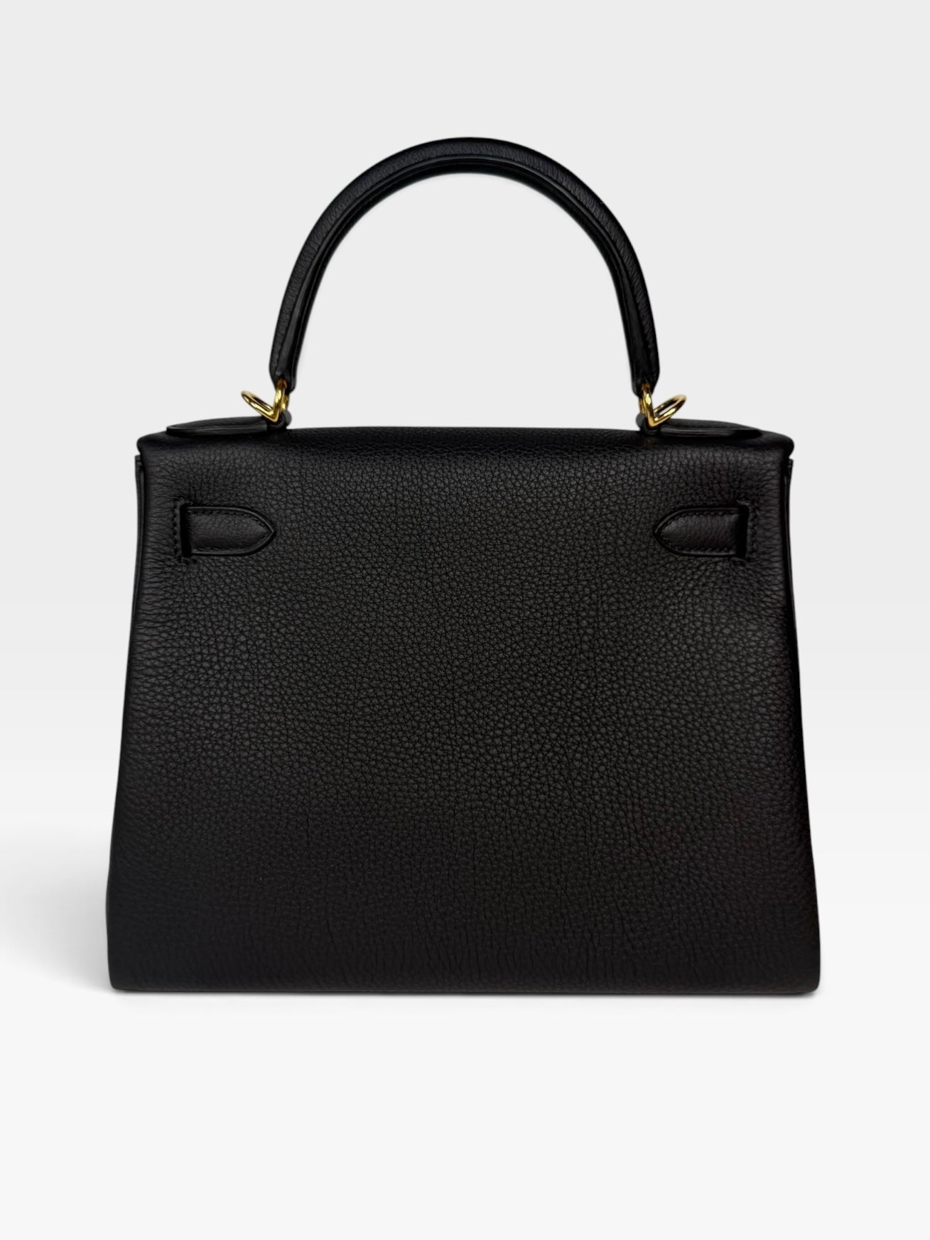Authentic pre-loved Hermès Kelly 28 In Black Togo Leather Gold Hardware. New and Unused condition, verified by Luxe Cheshire. Trusted designer resale.