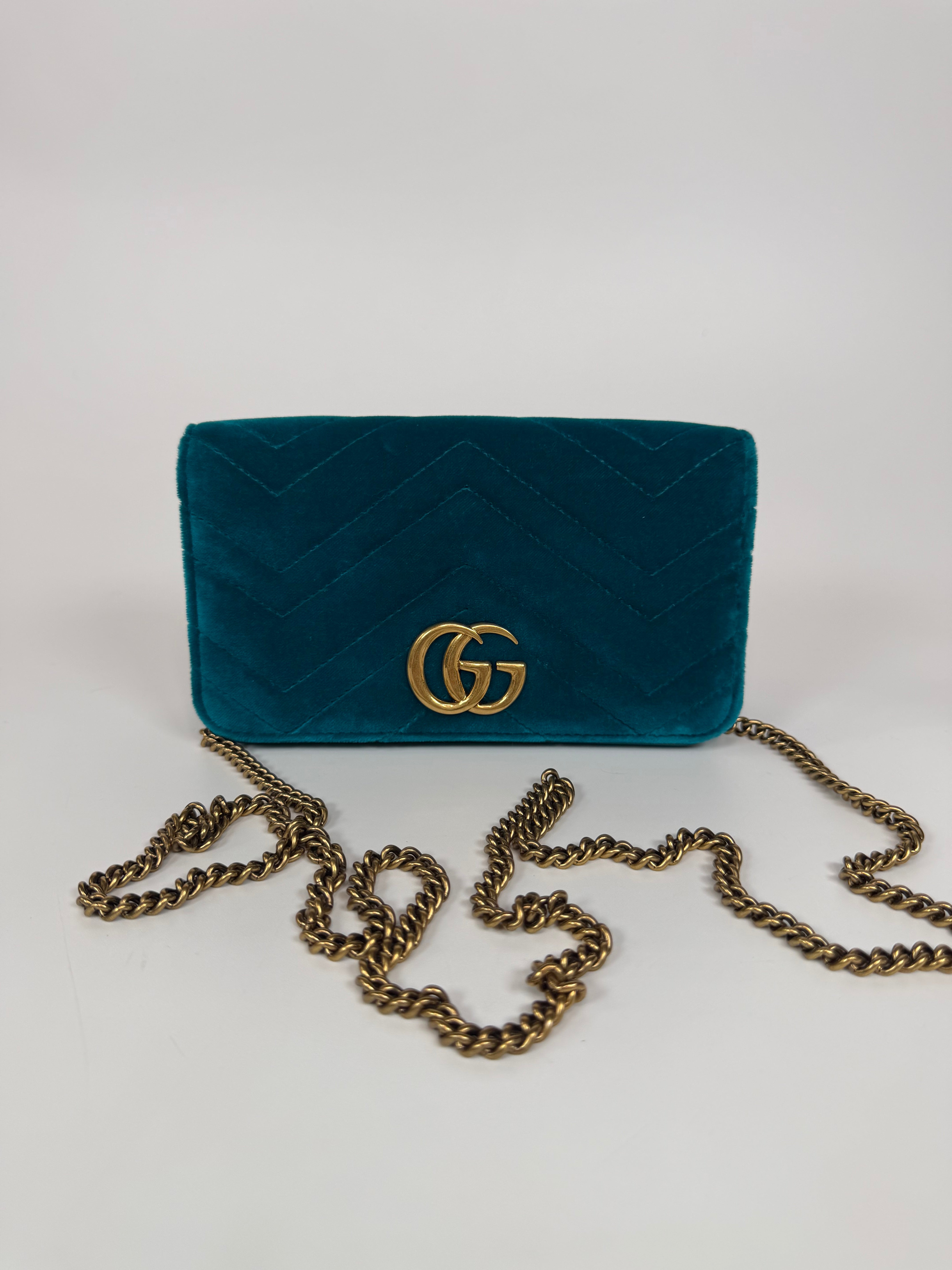 Gucci Wallet On Chain In Turquoise Velvet With Gold Hardware