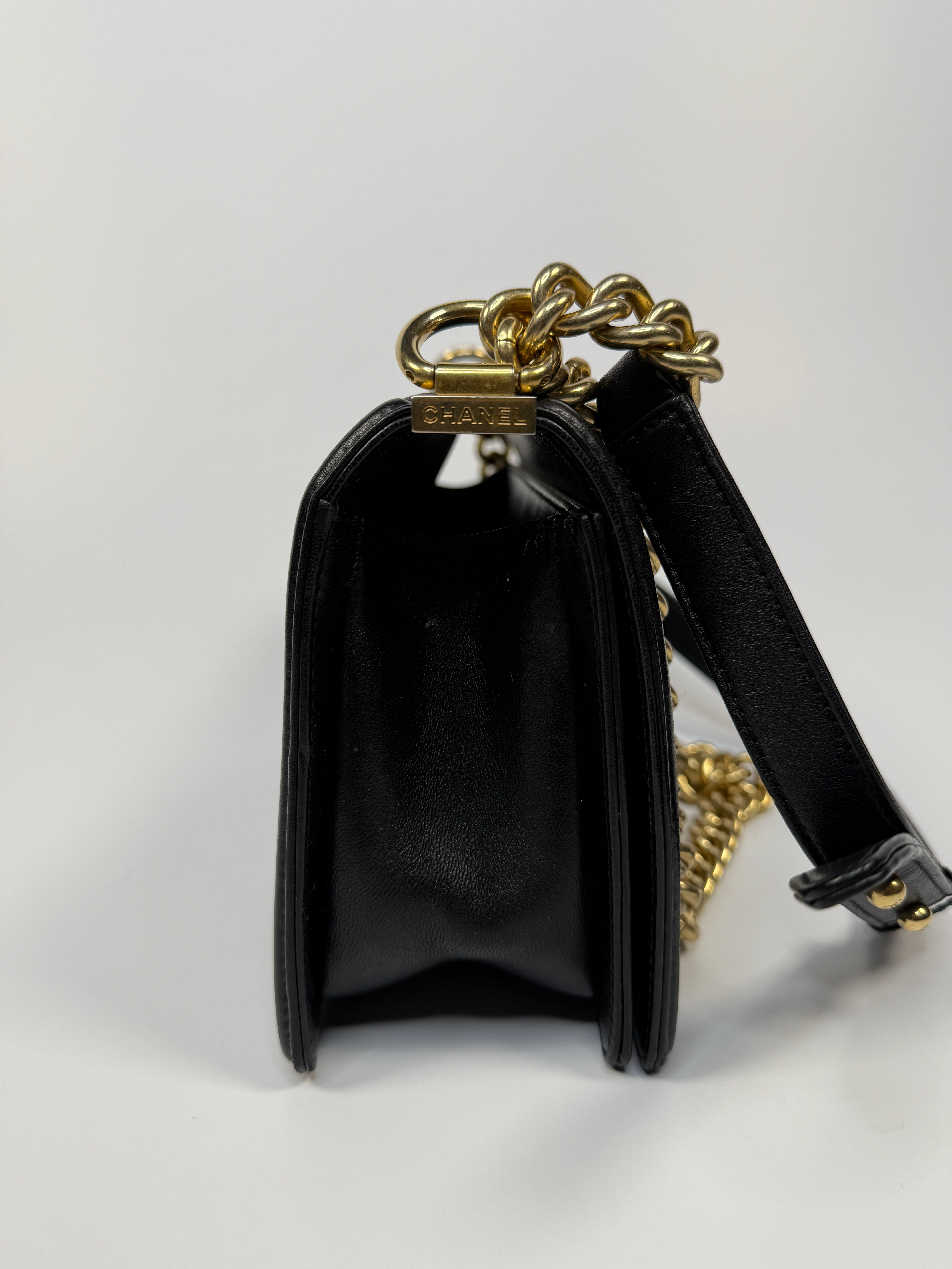 Chanel Black Chevron Fabric & Lambskin Leather Medium Boy Bag With Gold Hardware. Very Good Condition. Authentic and preloved. 