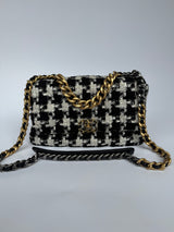 Chanel 19 Large In Houndstooth Tweed