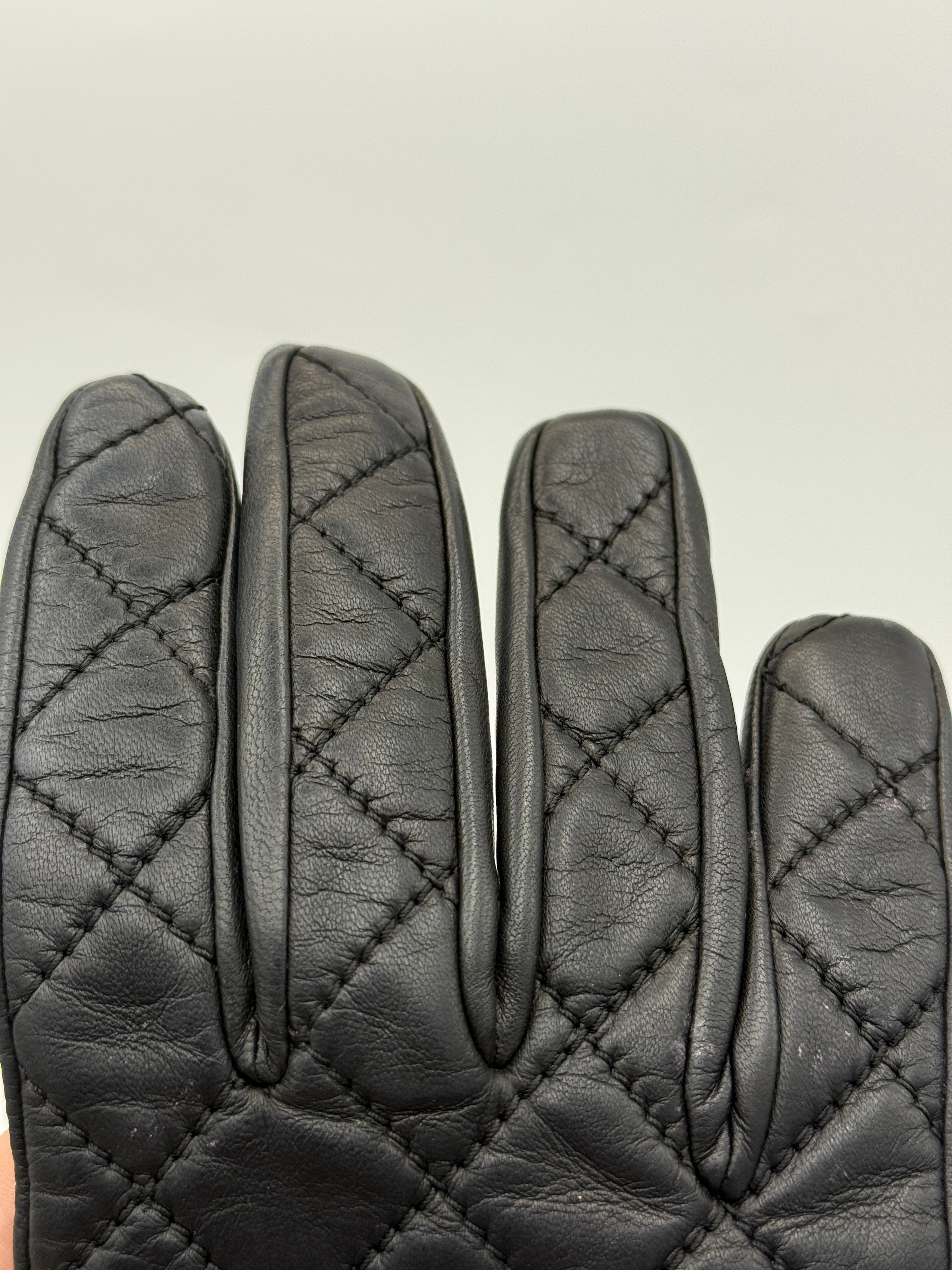 Chanel Black Lambskin Leather Gloves. Excellent Condition. Authentic and preloved. 