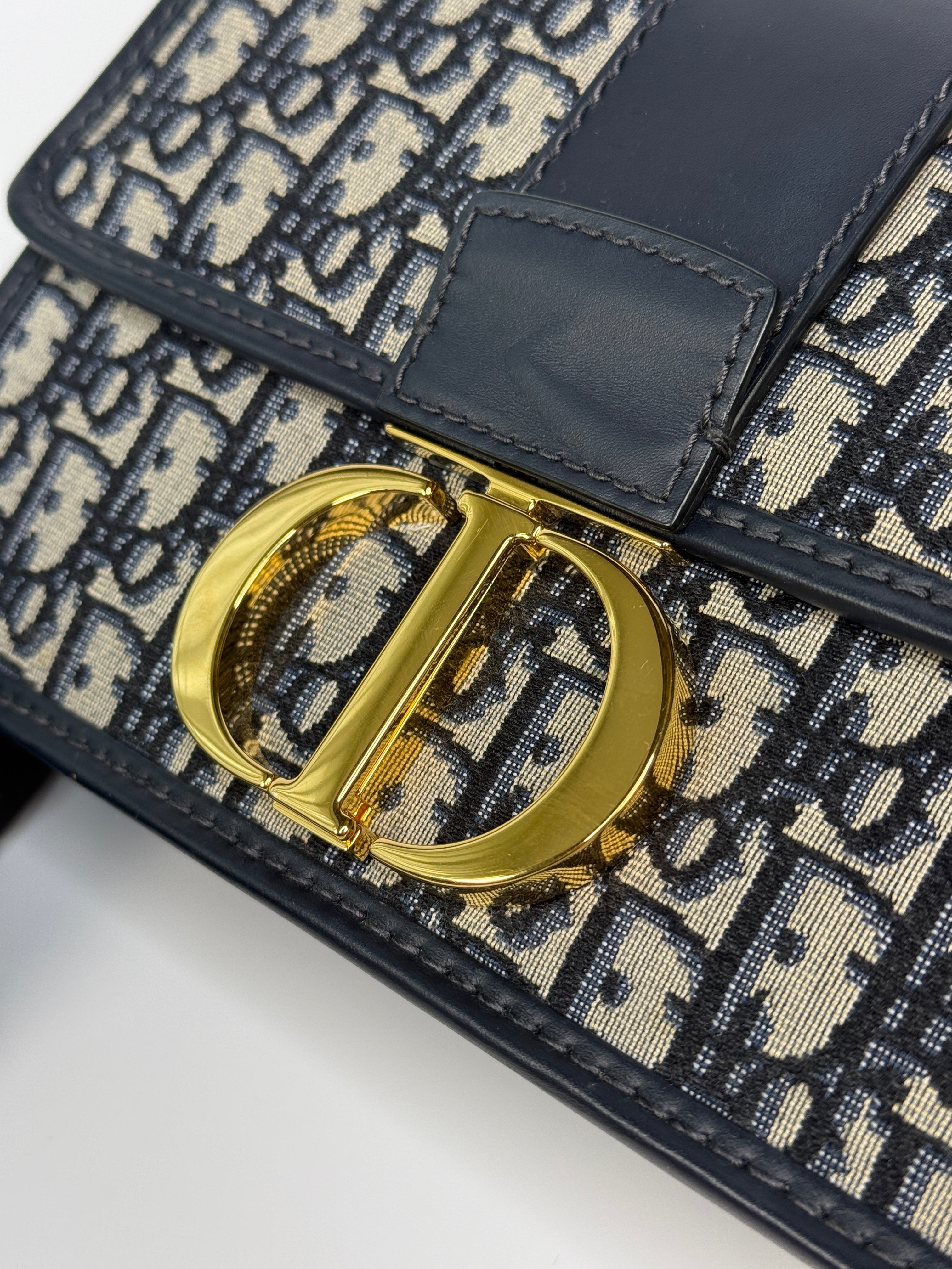 Christian Dior 30 Montaigne Bag In Oblique Canvas With Gold Hardware