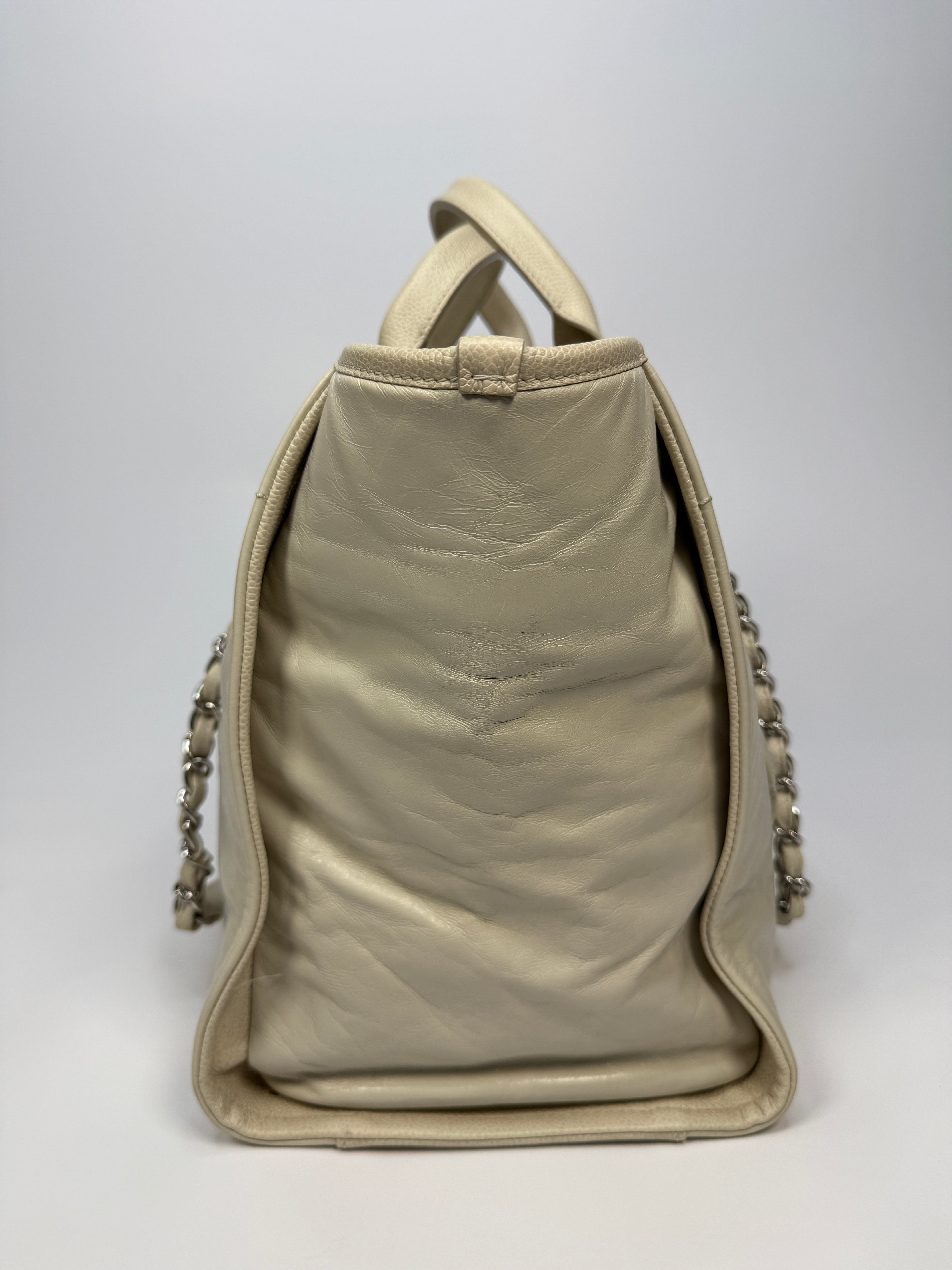 Chanel Deauville Tote Bag
Pre Loved & Authentic 