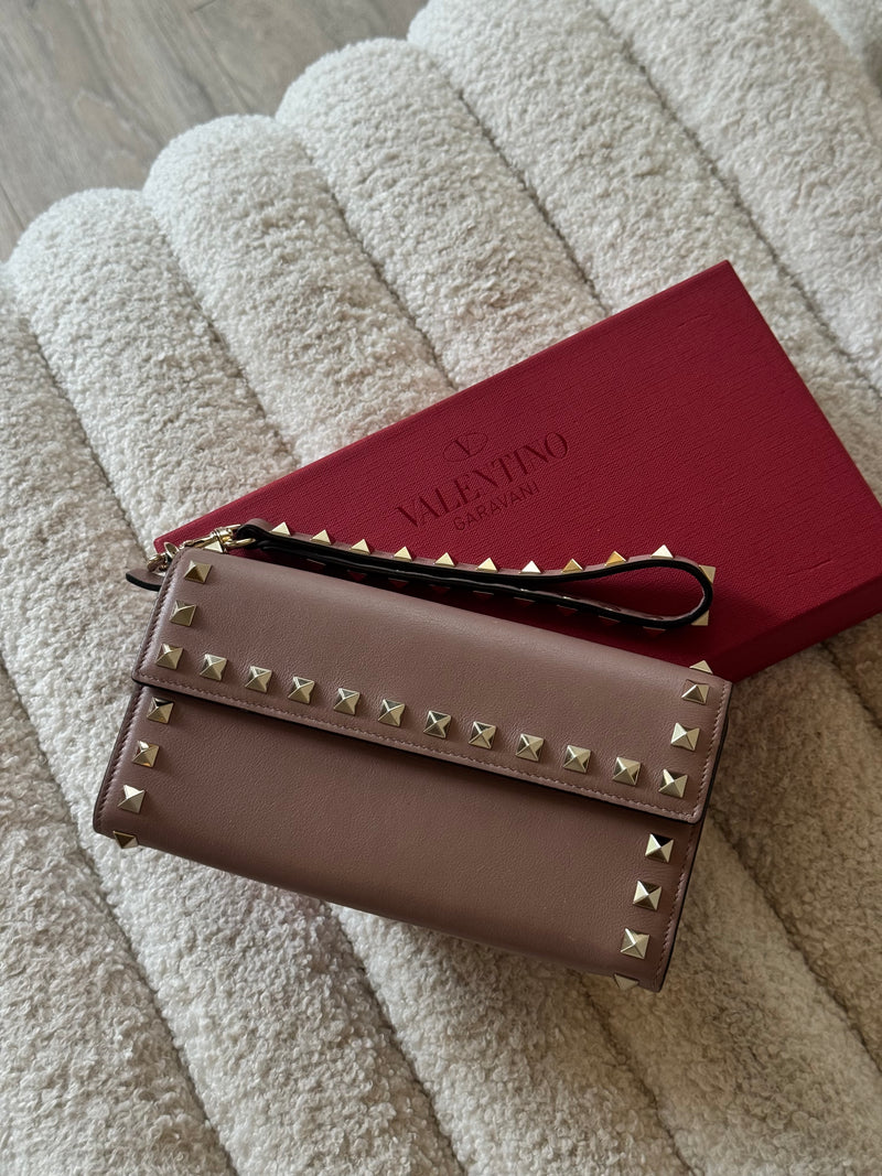 Valentino Garavani Poudre Rockstud Long Wallet