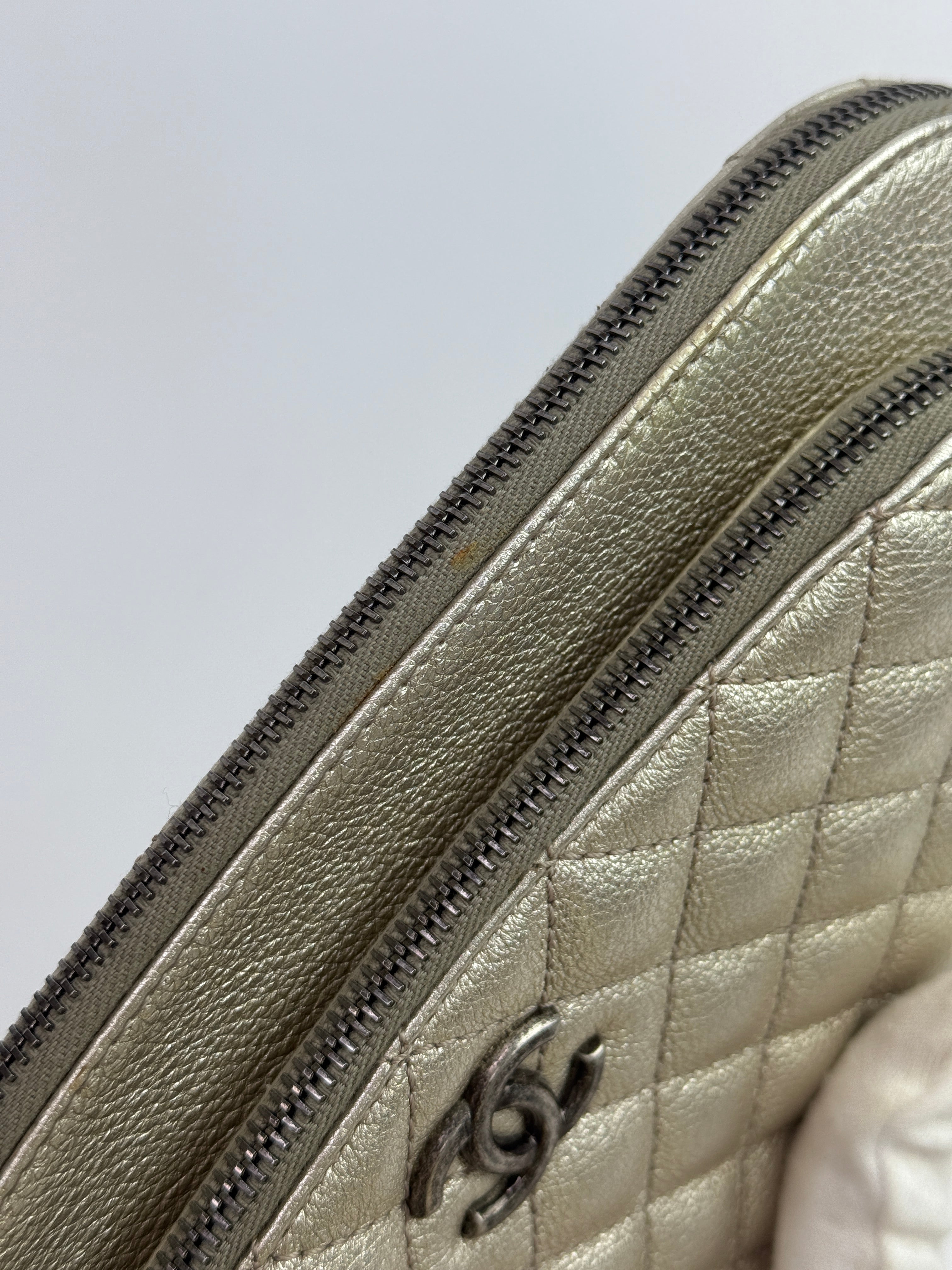 Chanel Clutch In Metallic Gold Calfskin Leather With Ruthenium Hardware
Pre Loved & Authentic 