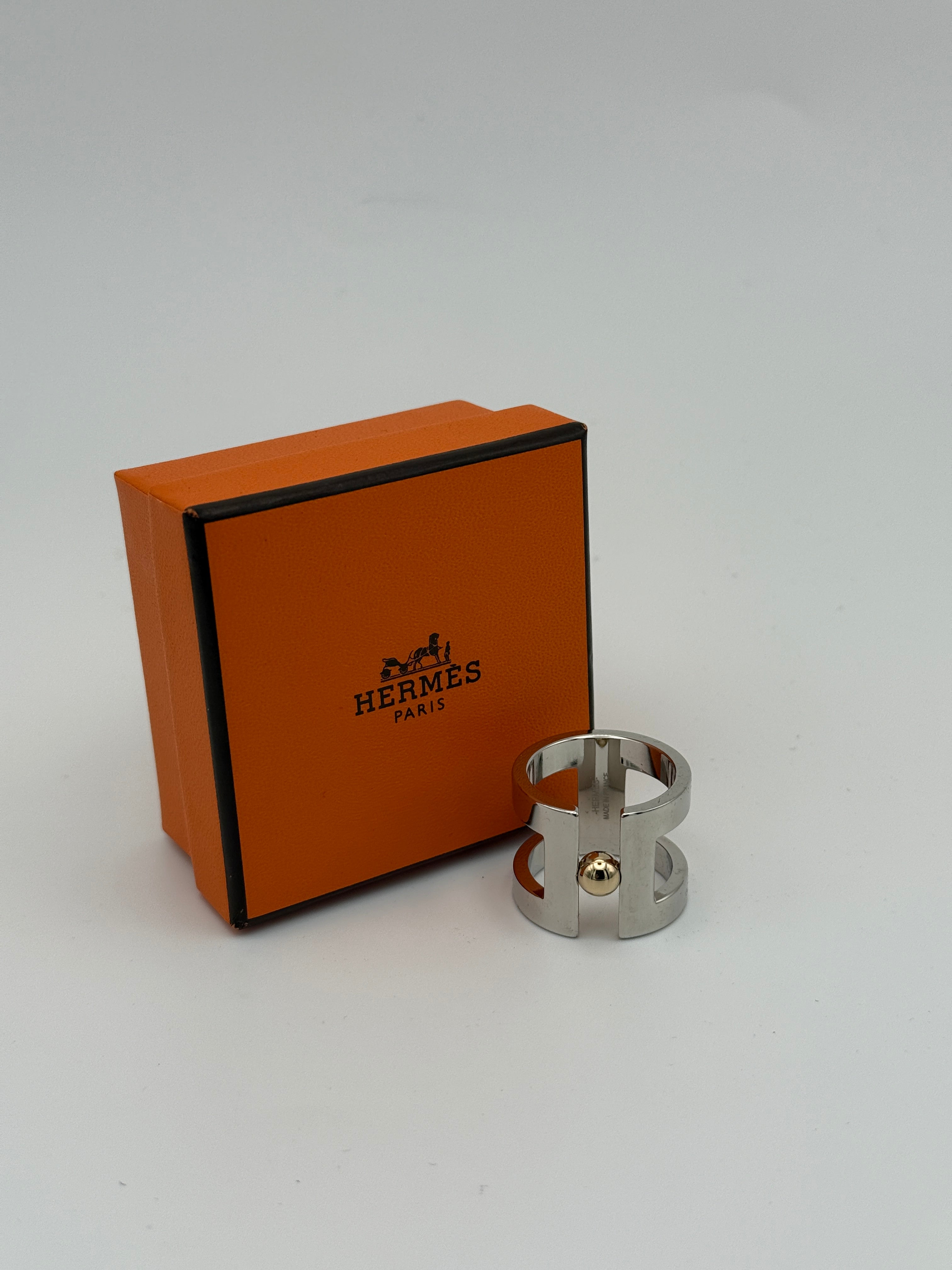 Hermès H Perle Scarf Ring New and unused condition. Authentic and Preloved.