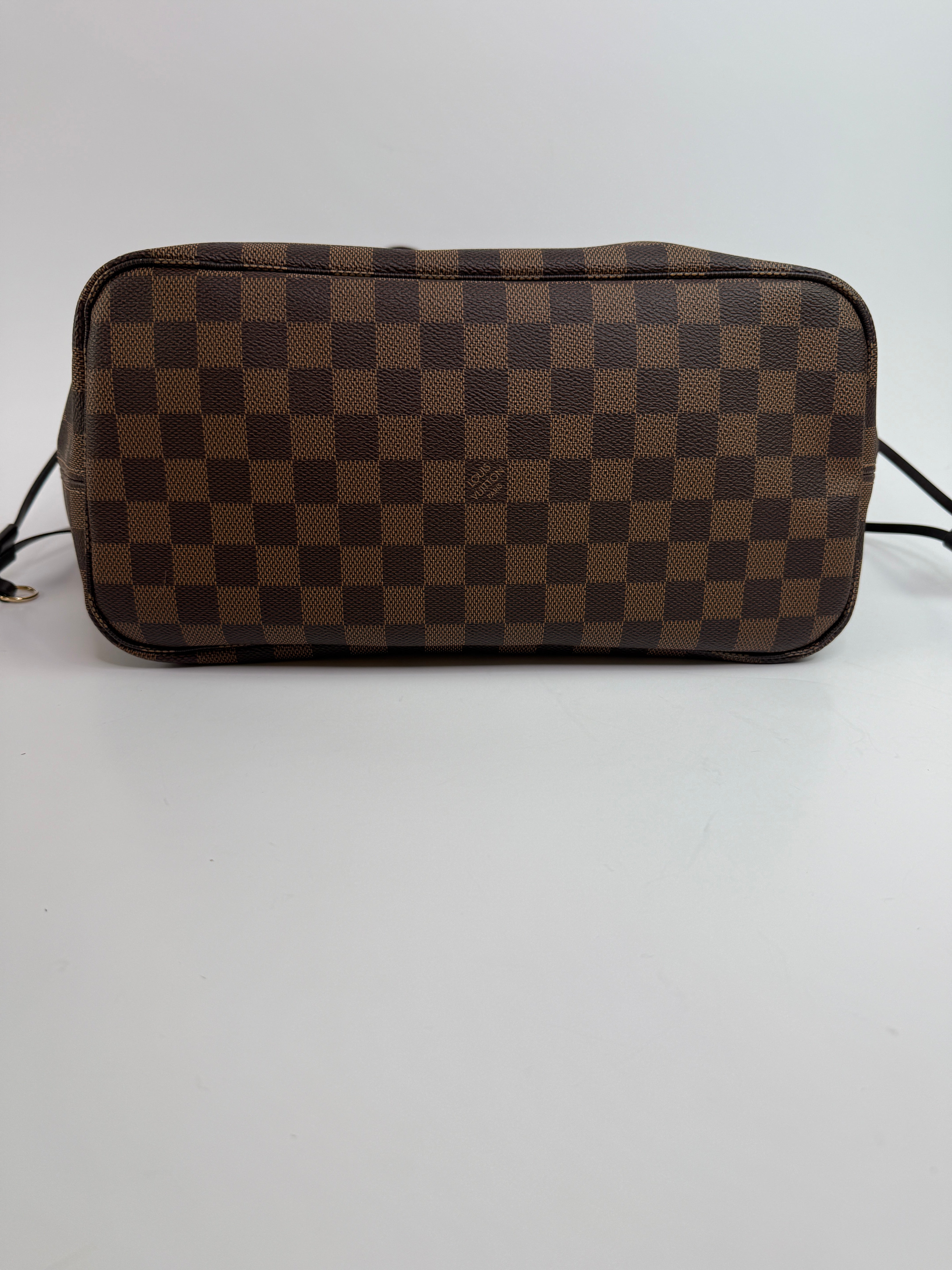 Louis Vuitton Neverfull MM Tote Bag