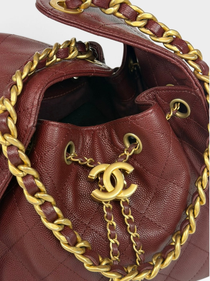 *Luxe Top Pick* Chanel 25 Small In Burgundy Caviar Leather With Gold Hardware, Authentic and preloved in excellent condition. 100% guatantee