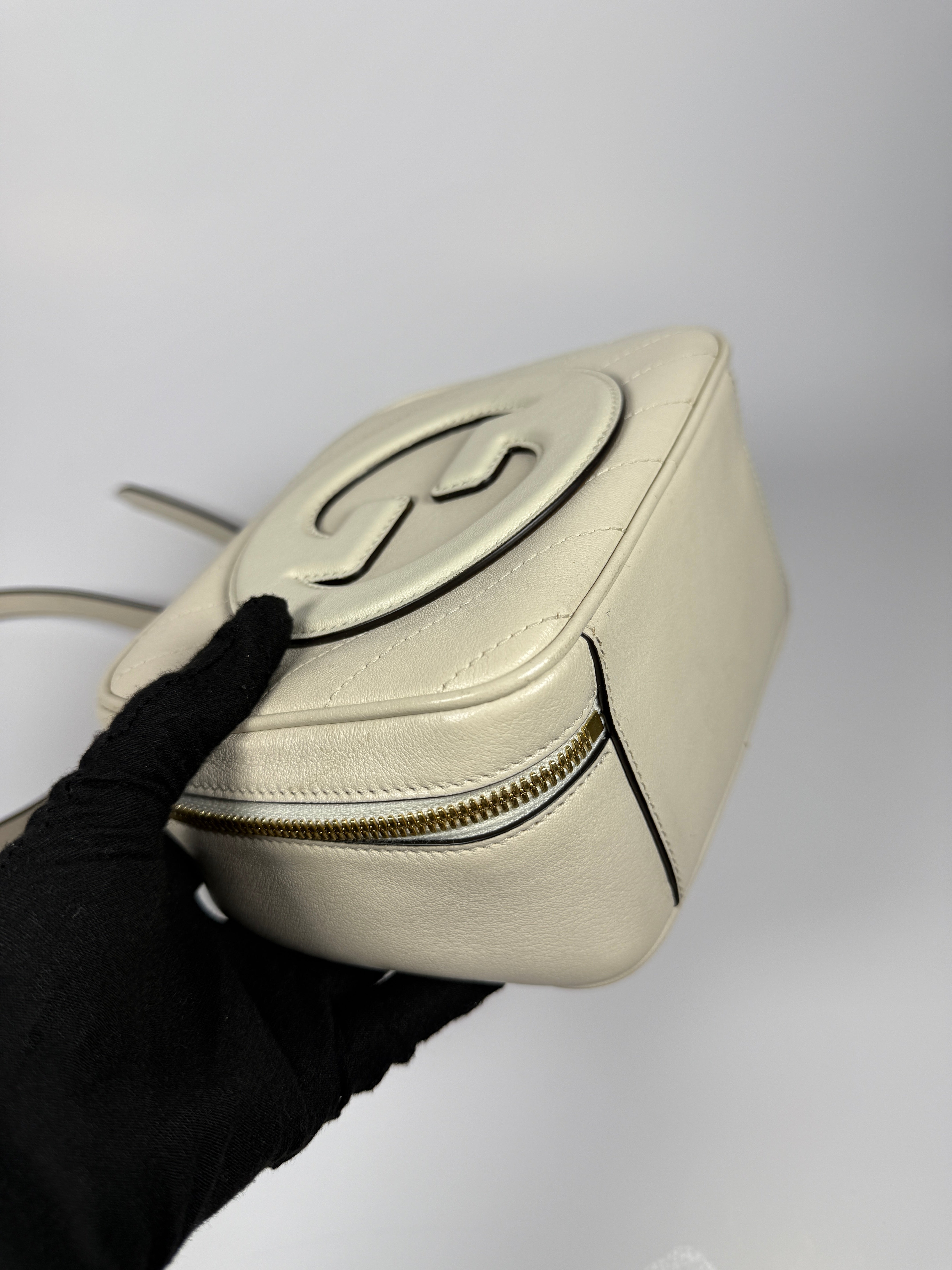 Gucci Blondie Leather Top Handle Bag In Cream Leather With Gold Hardware 100% Authentic and preloved in very good condition