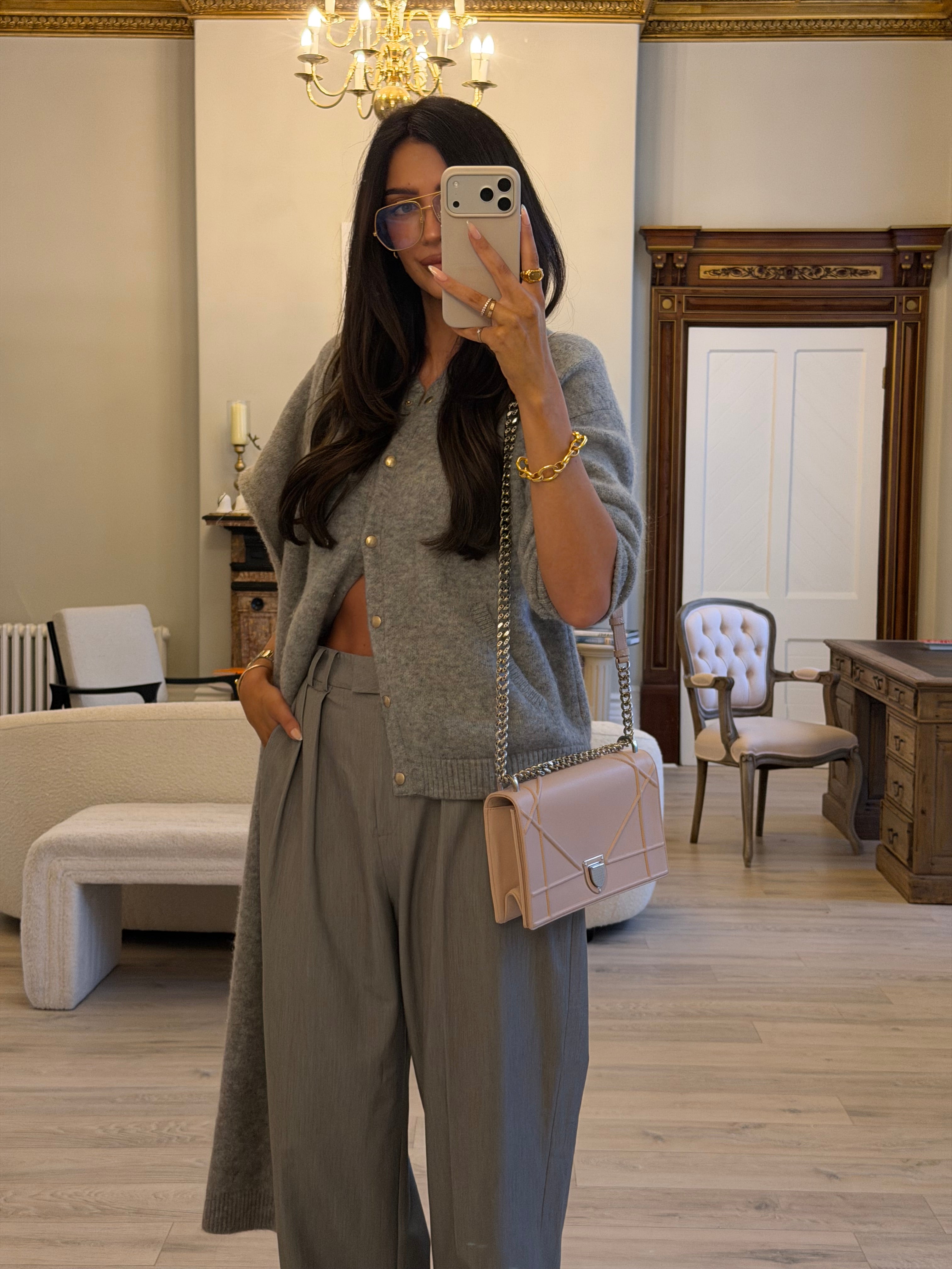 Christian Dior Medium Diorama Bag In Blush Pink Leather With Silver Hardware. Authentic and preloved. Excellent Condition