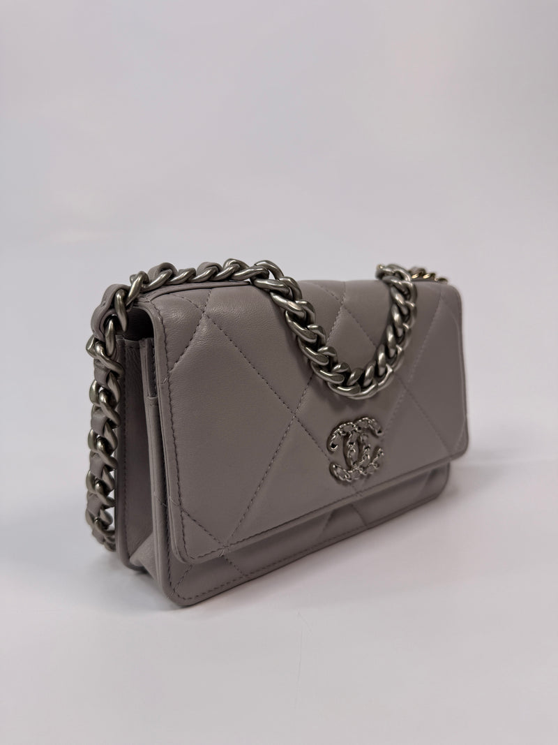 Chanel 19 Wallet On Chain