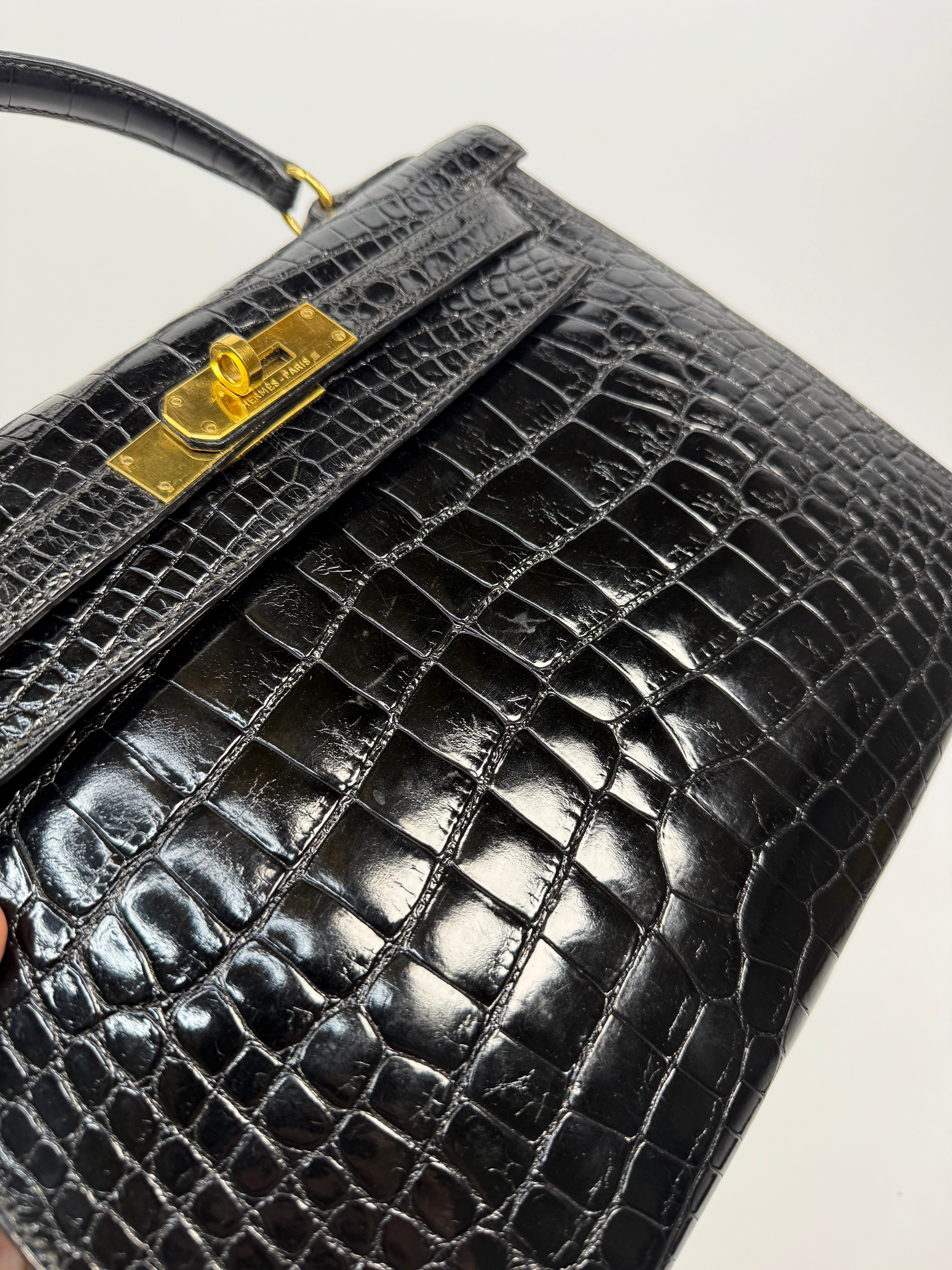 Hermès Vintage Kelly 28 In Shiny Black Crocodile With Gold Hardware Authentic
