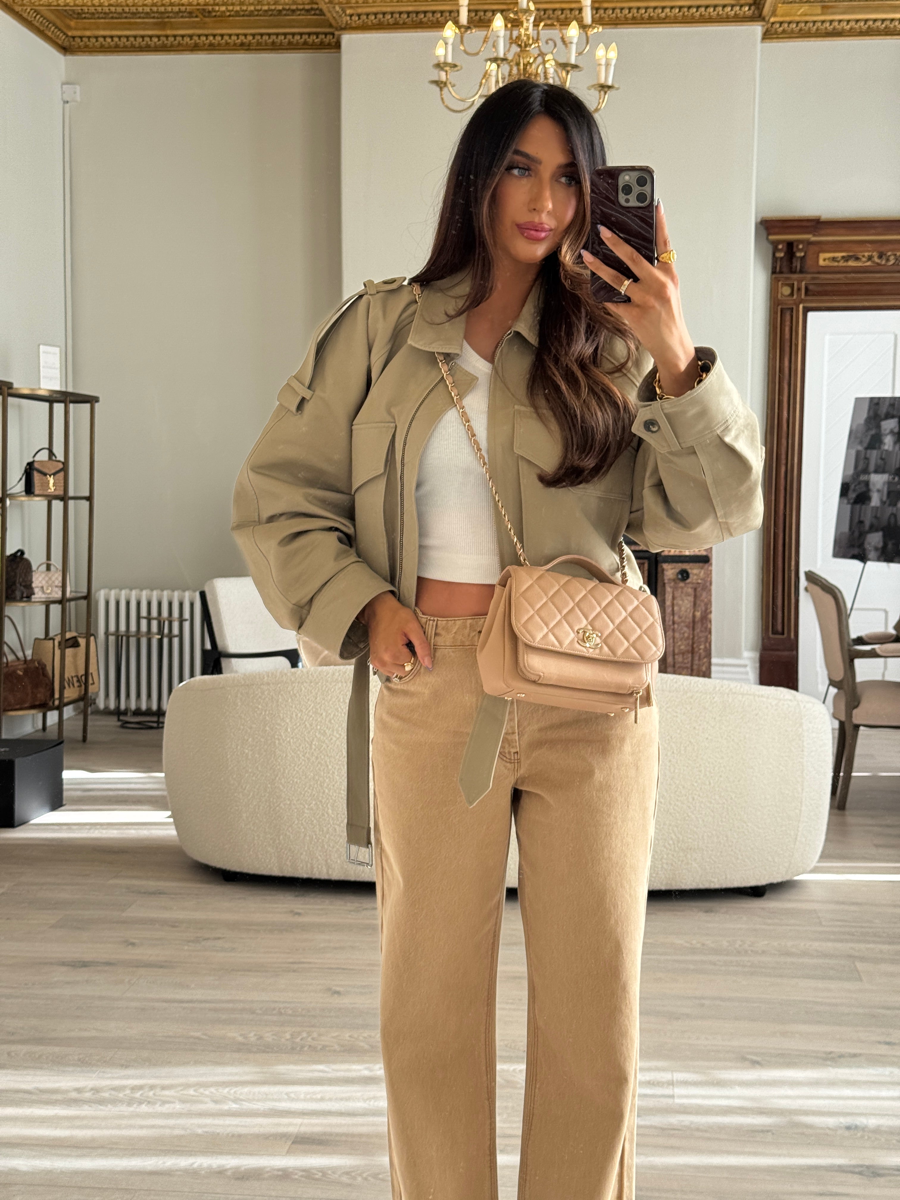 Chanel Small Business Affinity Bag
Pre Loved & Authentic 