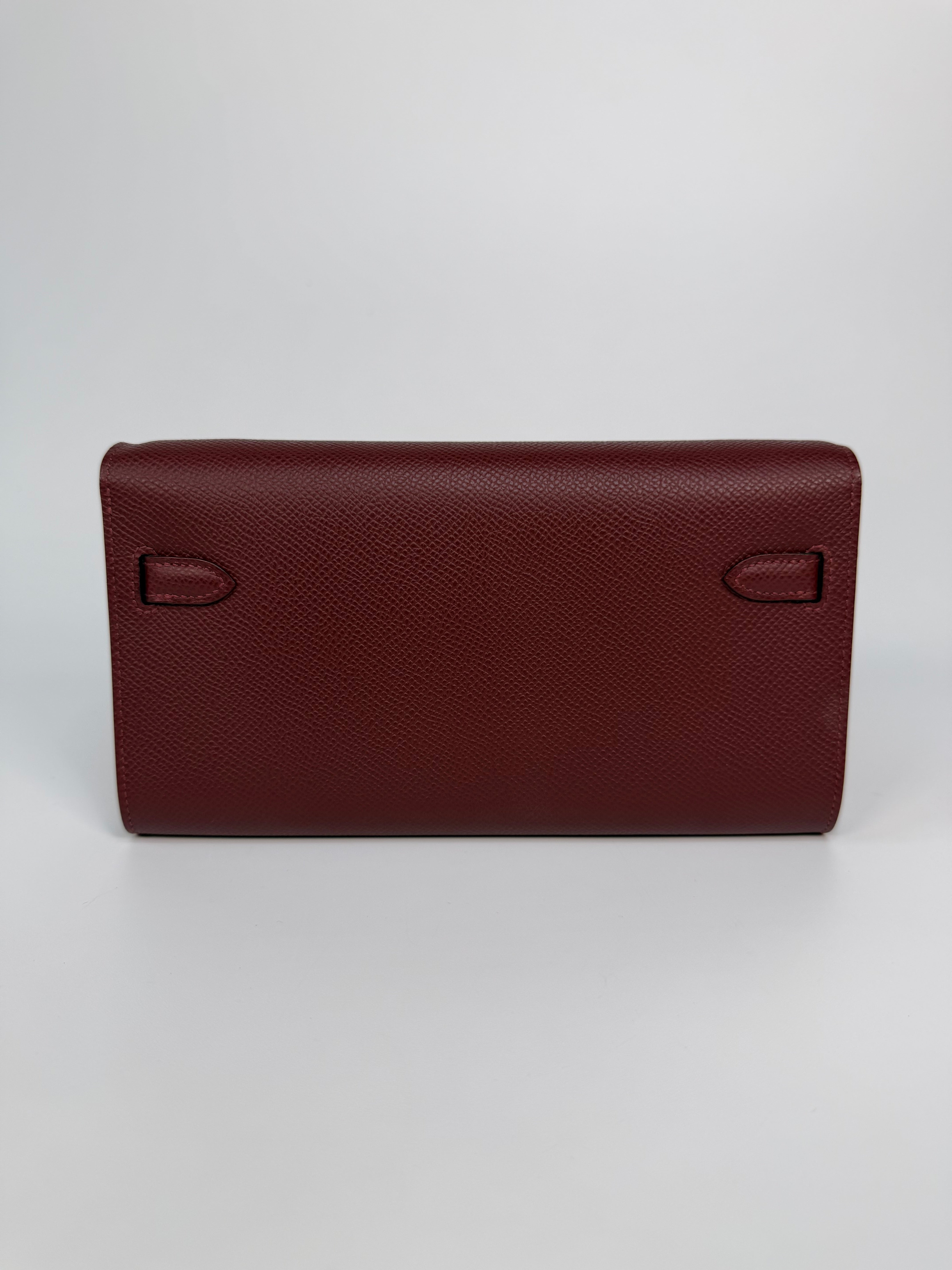 Hermès Kelly To Go In Burgundy Epsom Leather With Gold Hardware