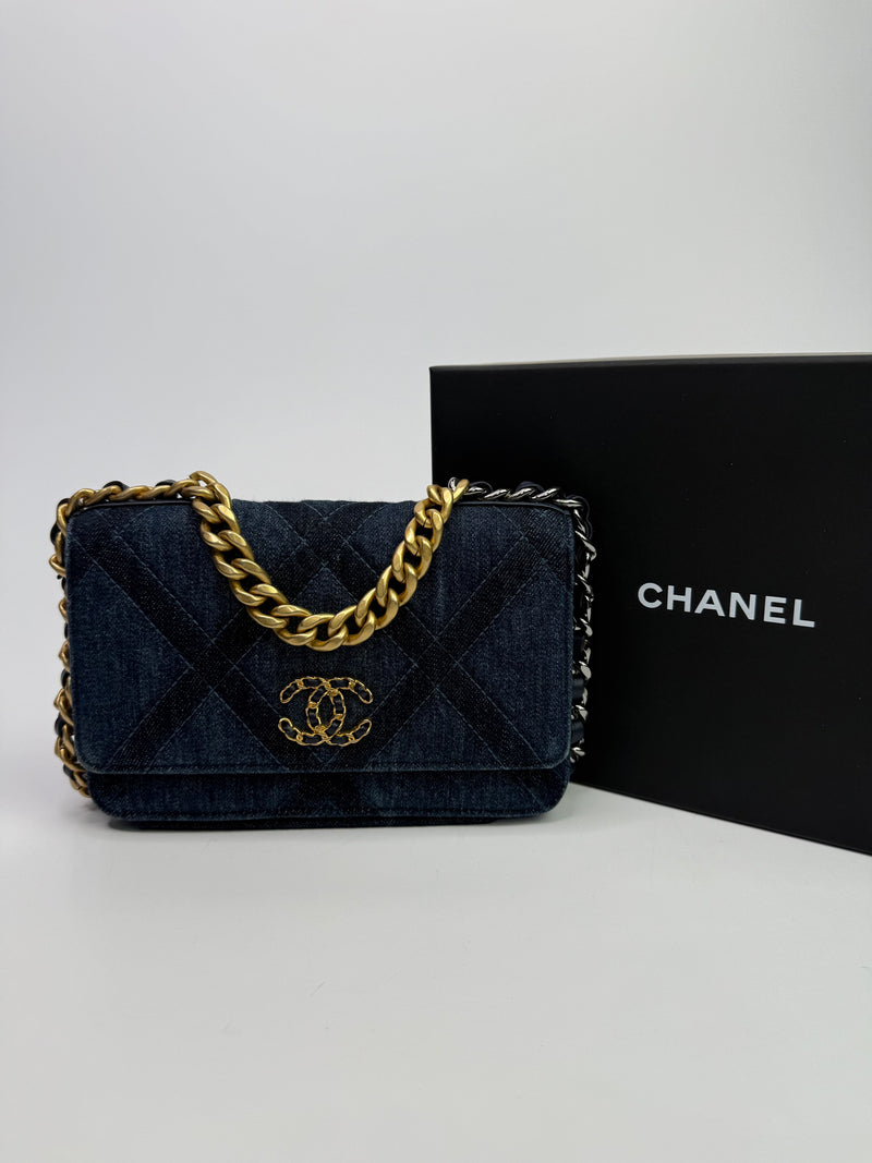 Chanel Denim Quilted 19 Wallet On Chain