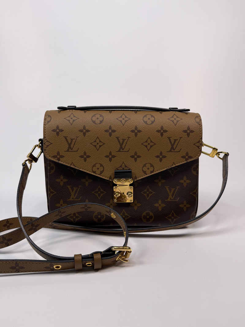 Louis Vuitton Pochette Métis Bag