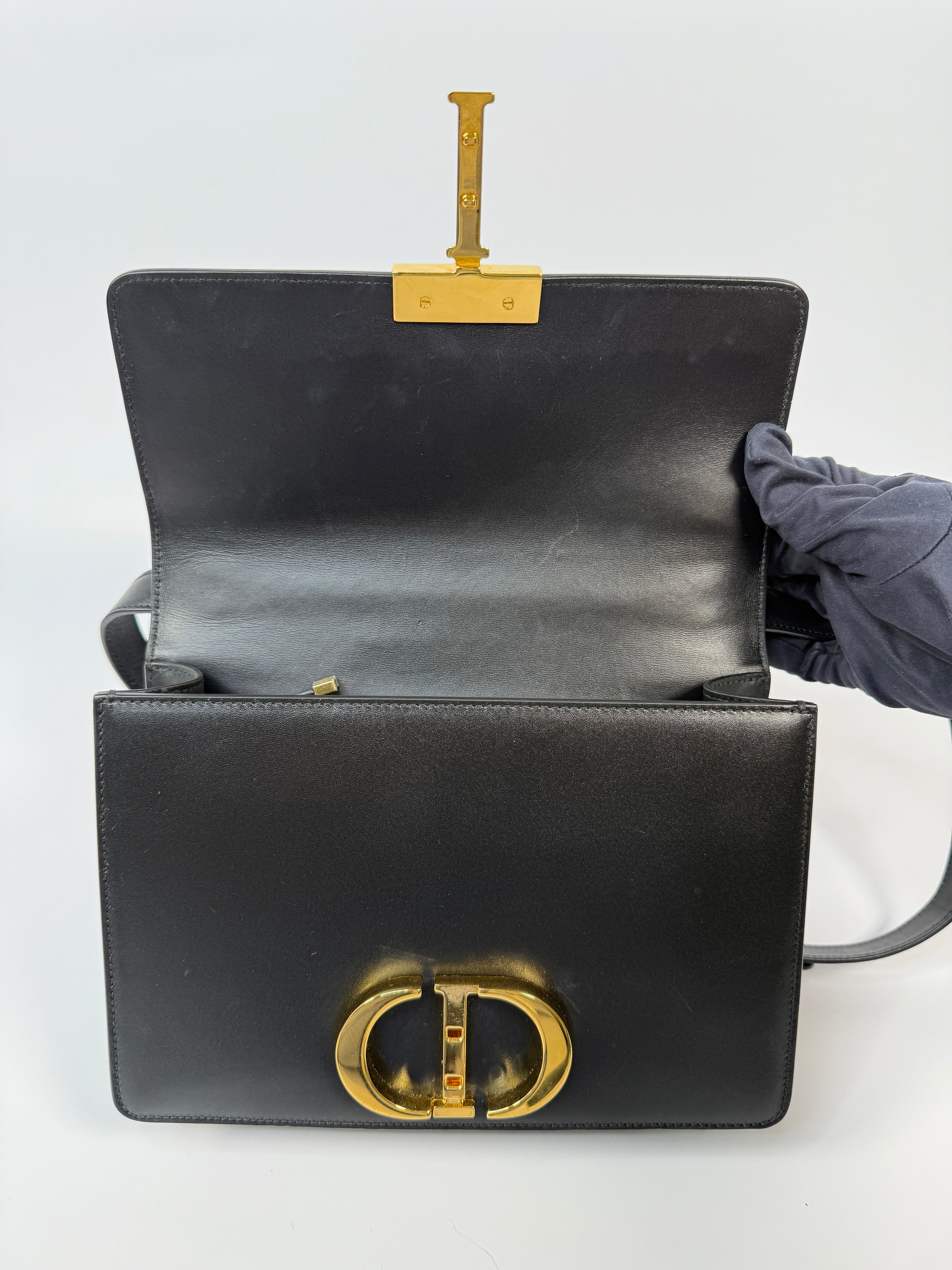 Christian Dior 30 Montaigne Bag
Pre Loved & Authentic 