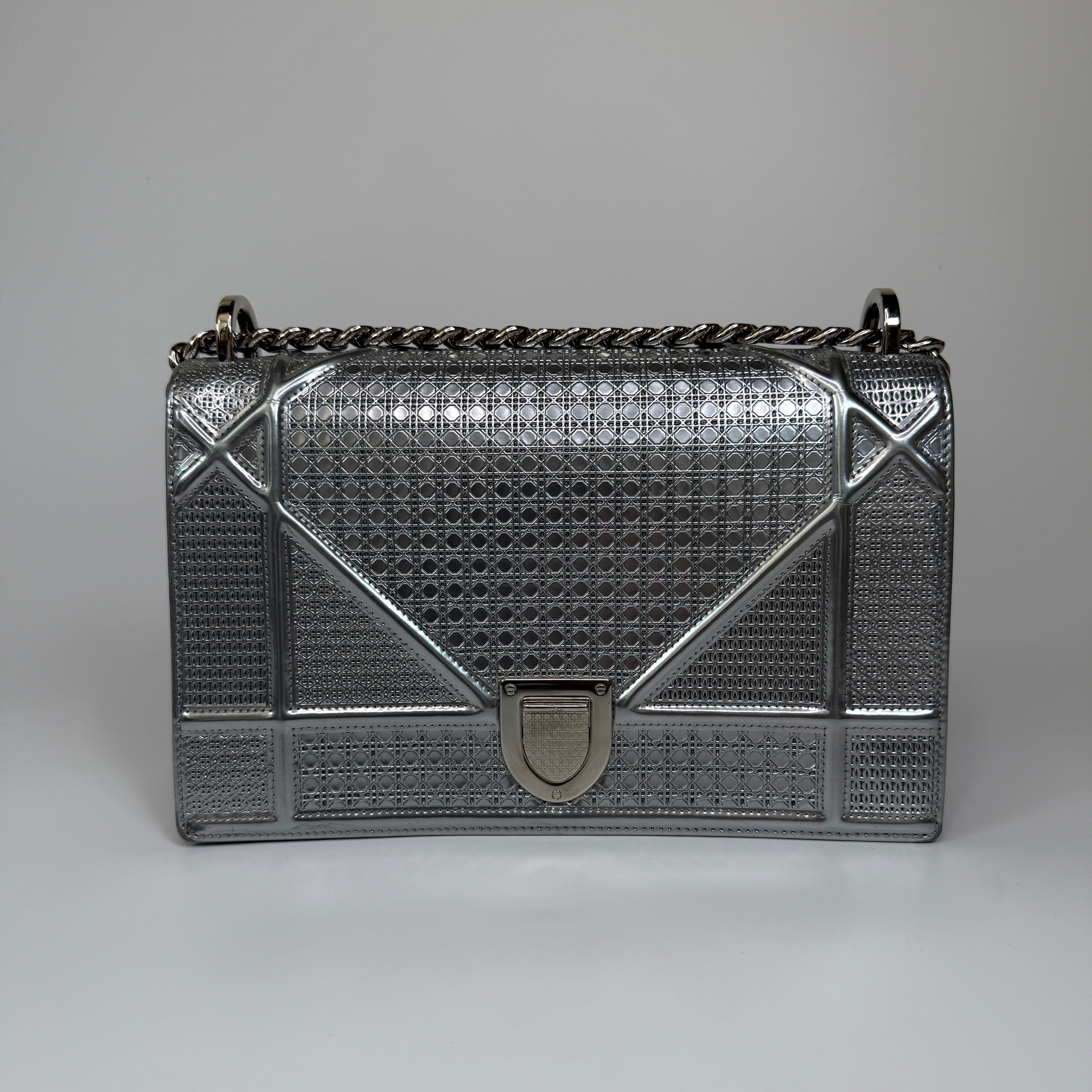 Christian Dior Medium Diorama Bag In Metallic Silver Leather With Silver Hardware Authentic and preloved. 100% Authenticity Guarantee 