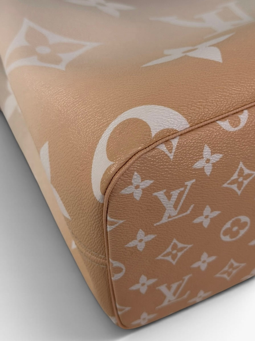 Louis Vuitton Neverfull PM In Beige & Cream Monogram With Gold Hardware. 100% authentic and preloved in excellent condition